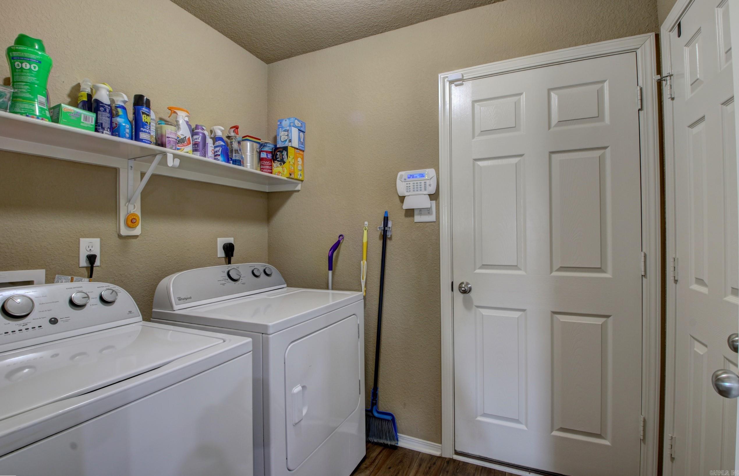 BENJAMIN GROVE - Residential