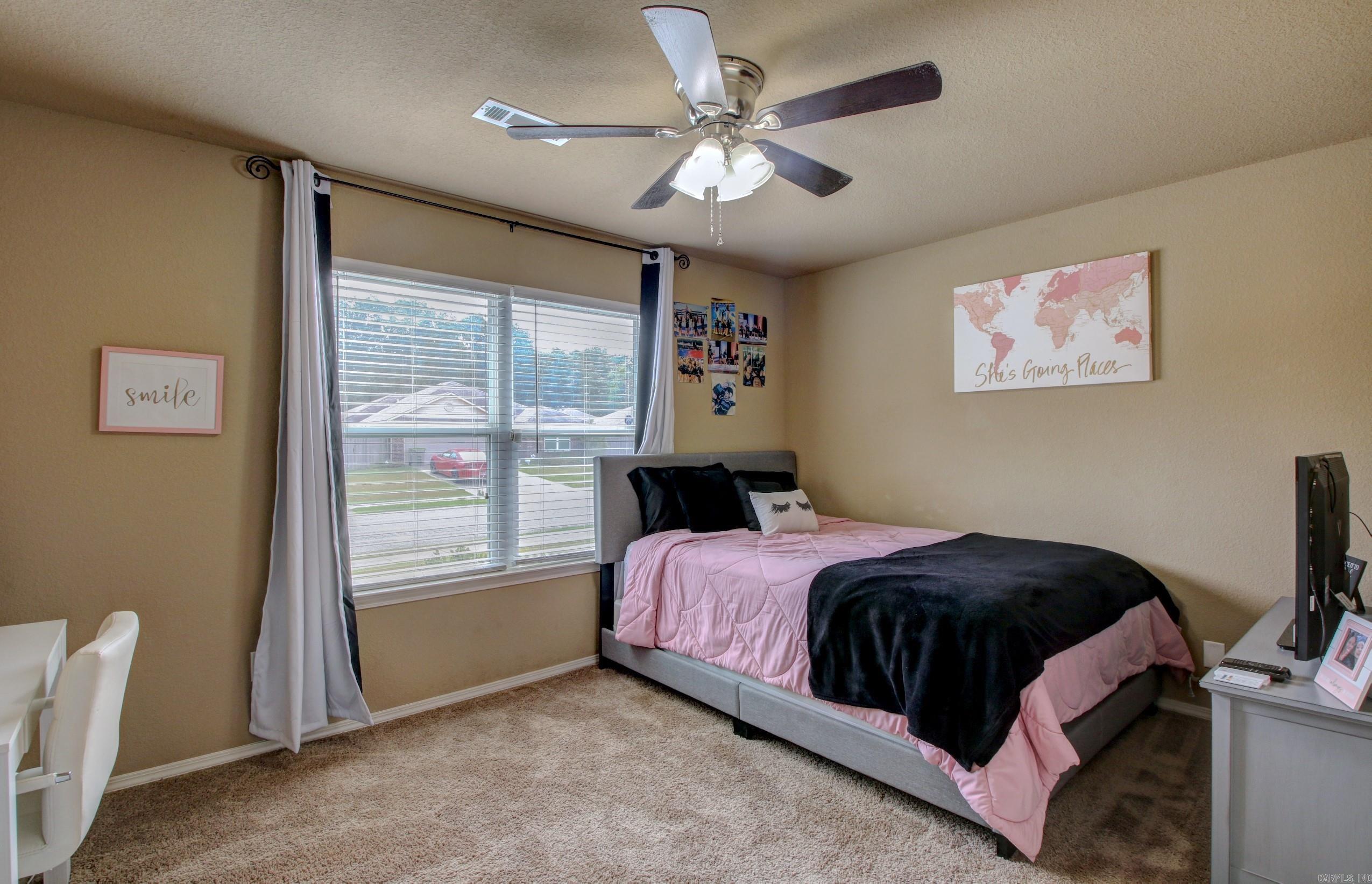 BENJAMIN GROVE - Residential