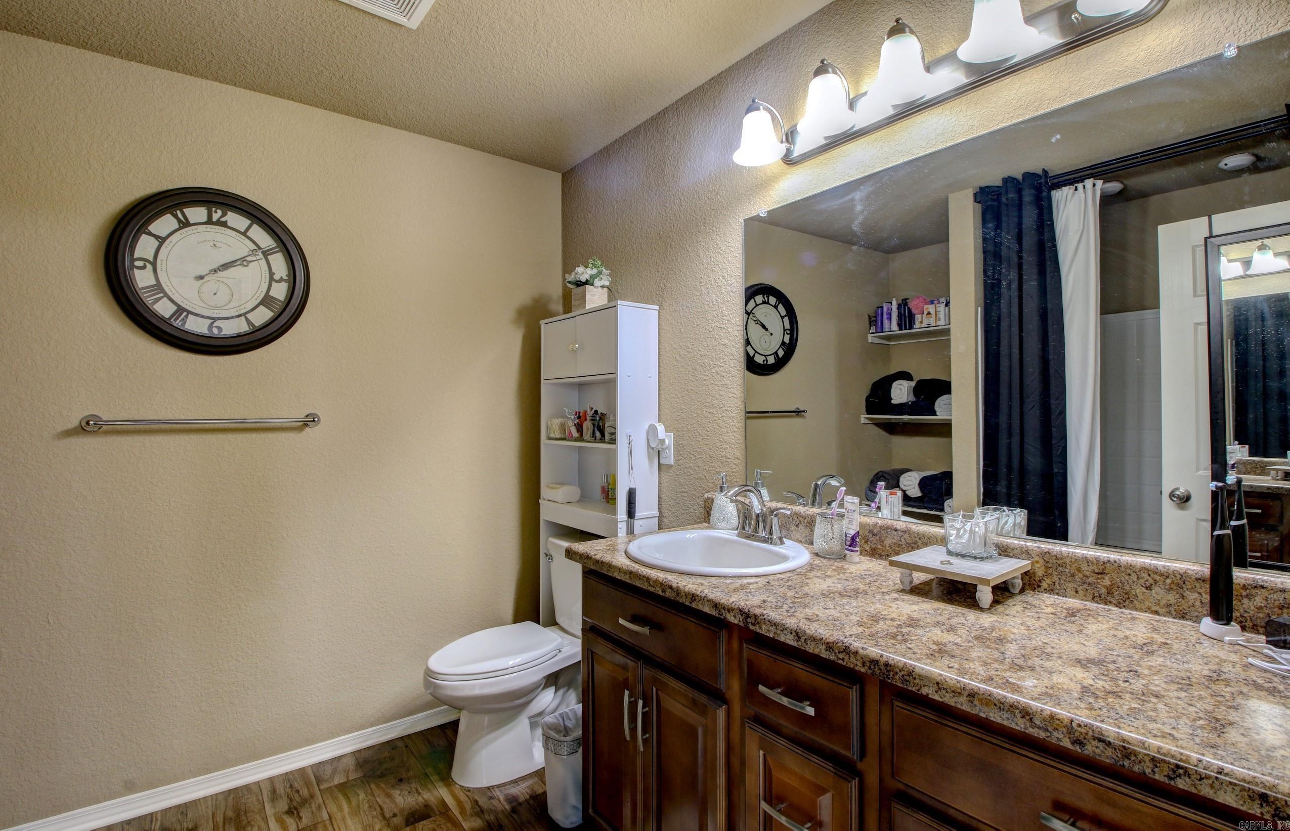 BENJAMIN GROVE - Residential