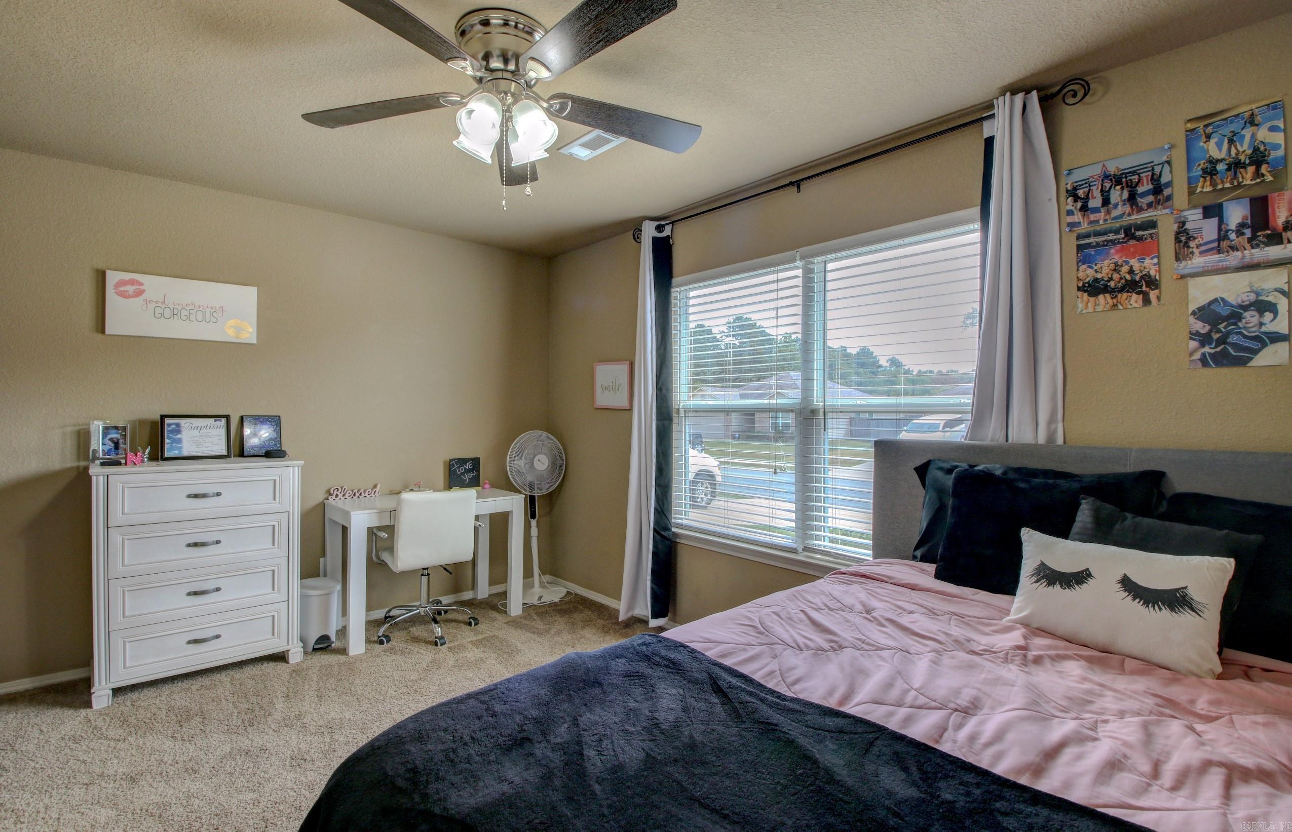 BENJAMIN GROVE - Residential