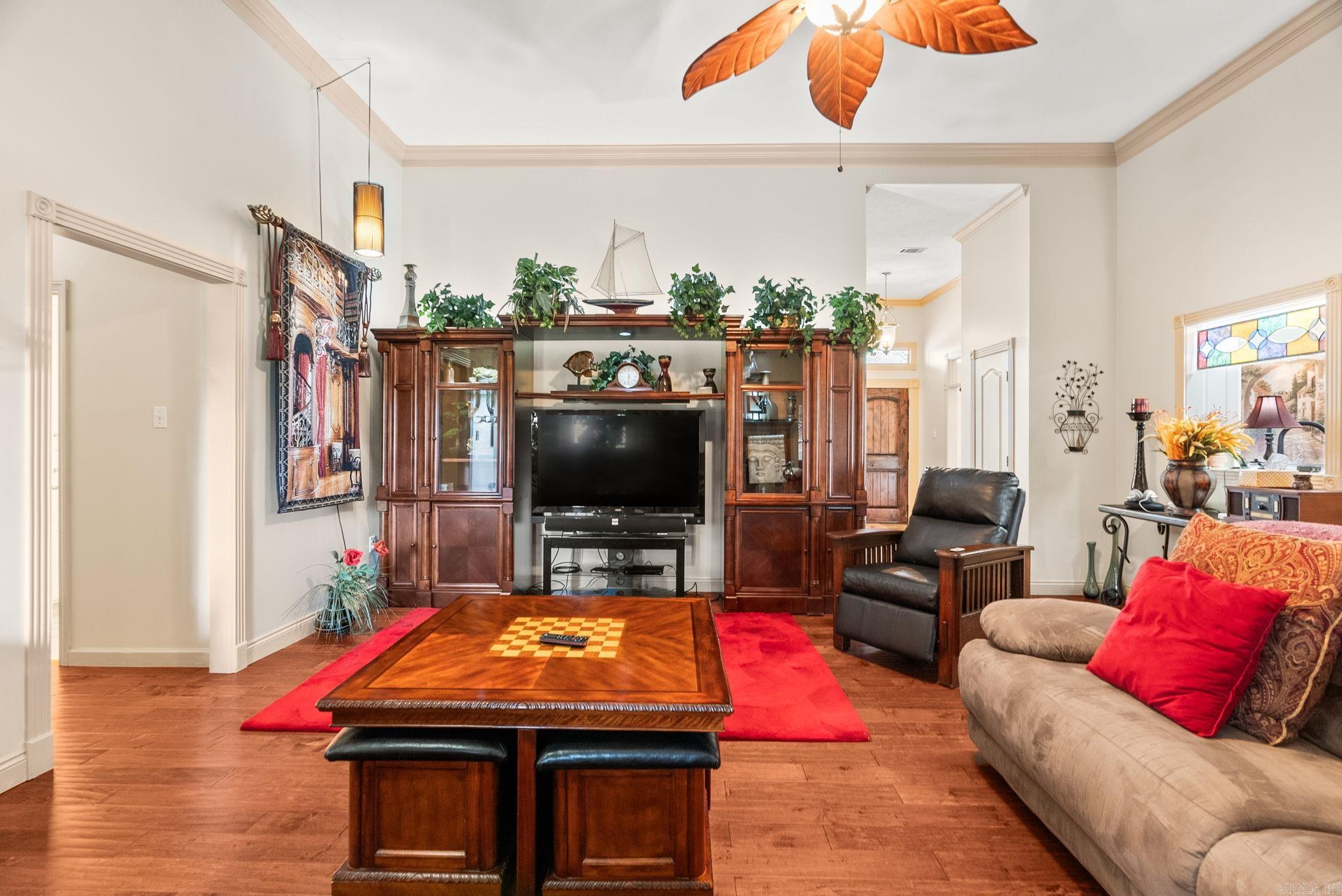 Royal Oaks - Residential