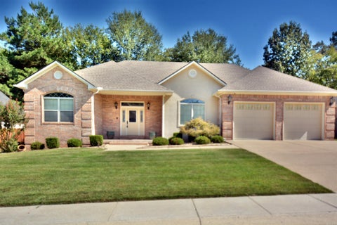 Photo of 122 ST MARTINIQUE Way, Hot Springs, AR 71913 (MLS # 26042619)