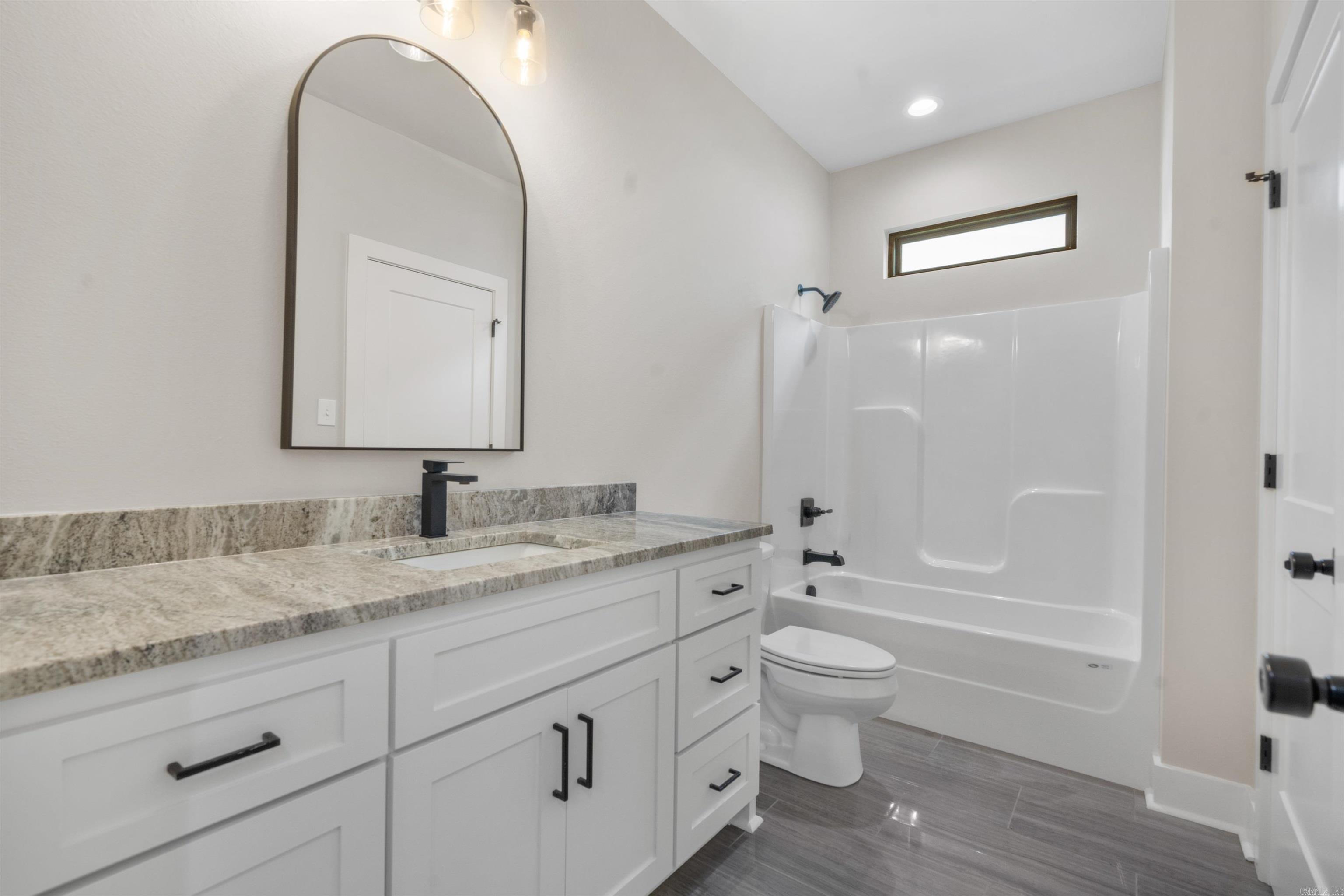 THE WOODS OF HURRICANE LAKE ESTA - Residential