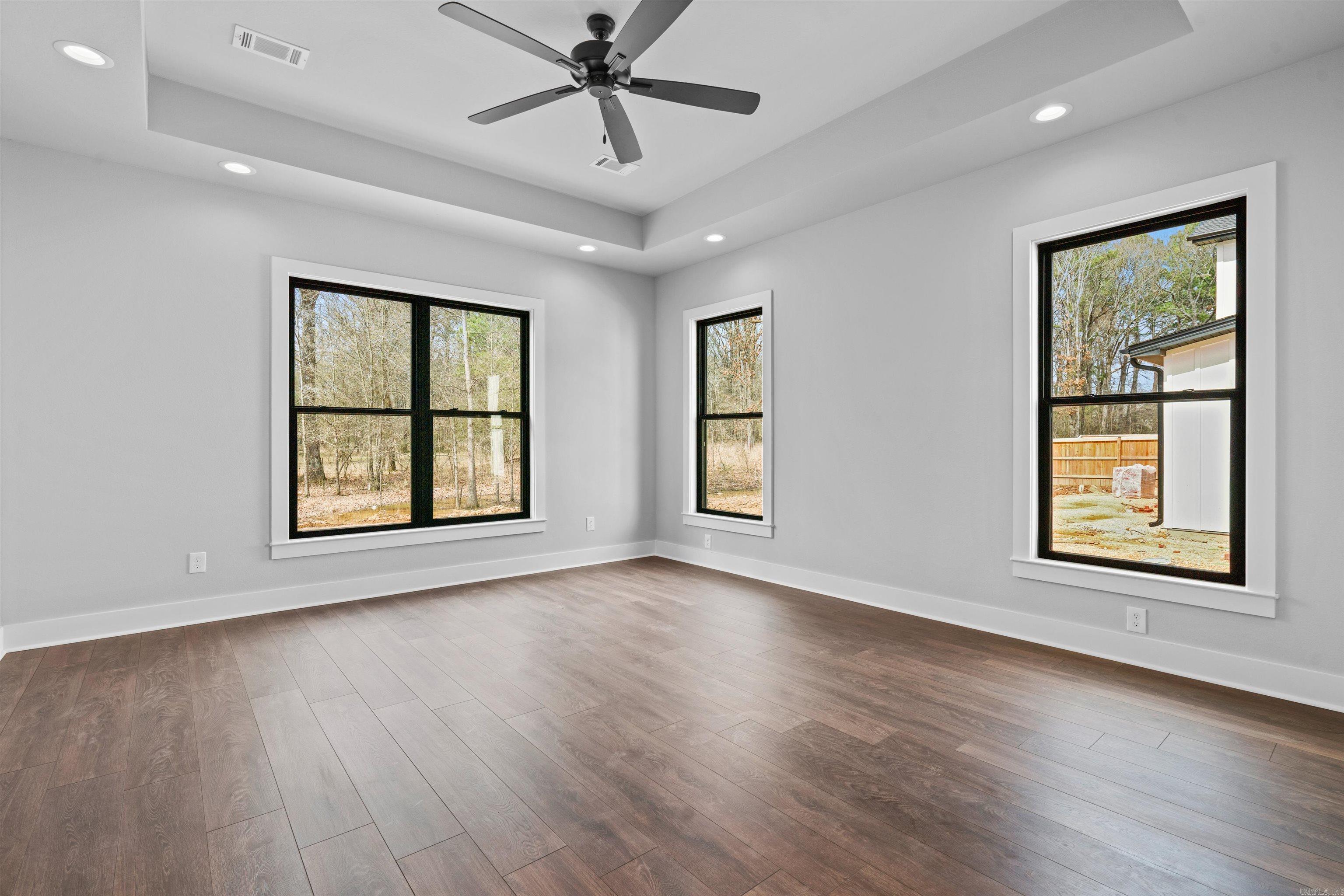 THE WOODS OF HURRICANE LAKE ESTA - Residential