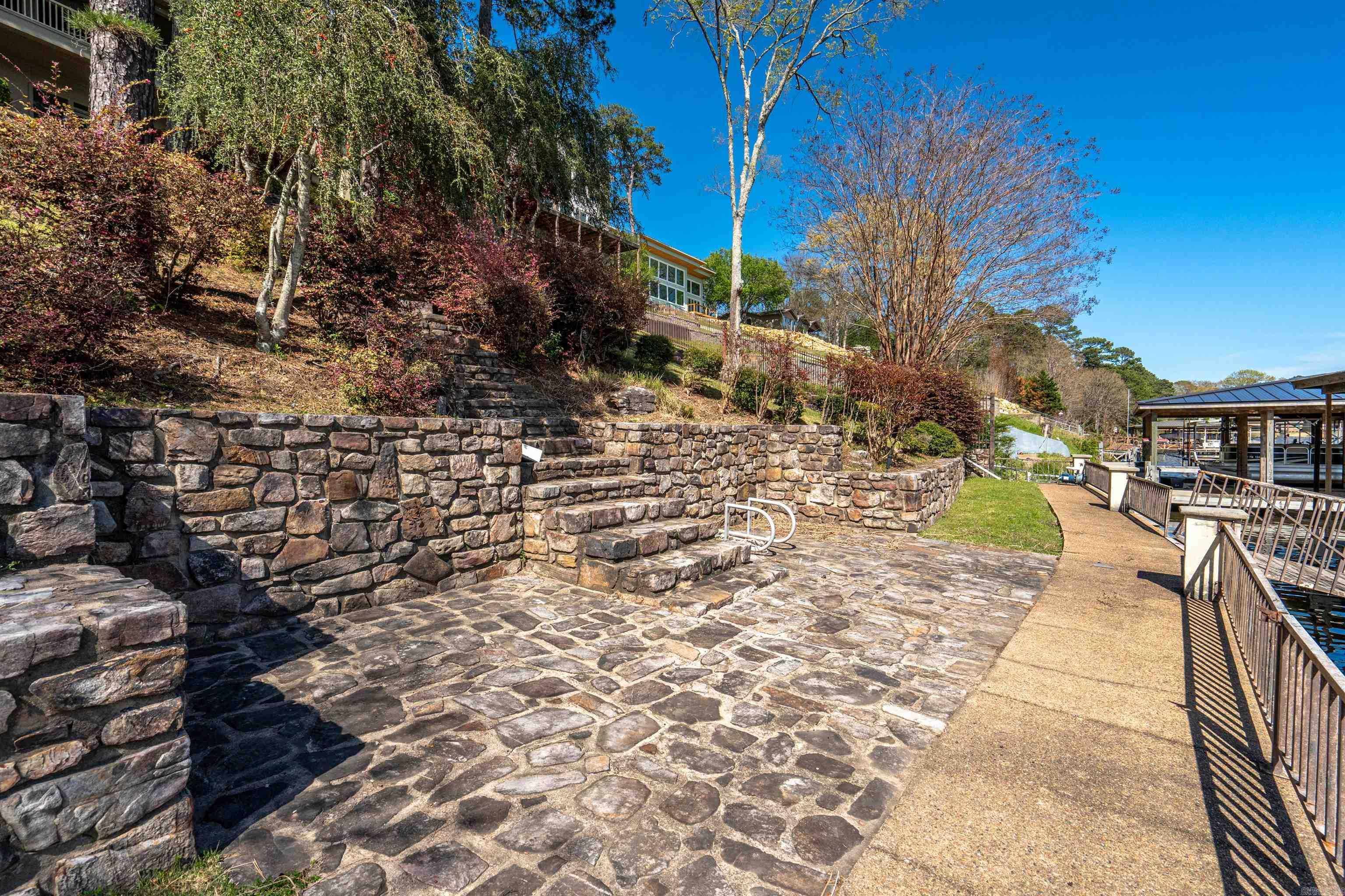 Lakevievv - Residential