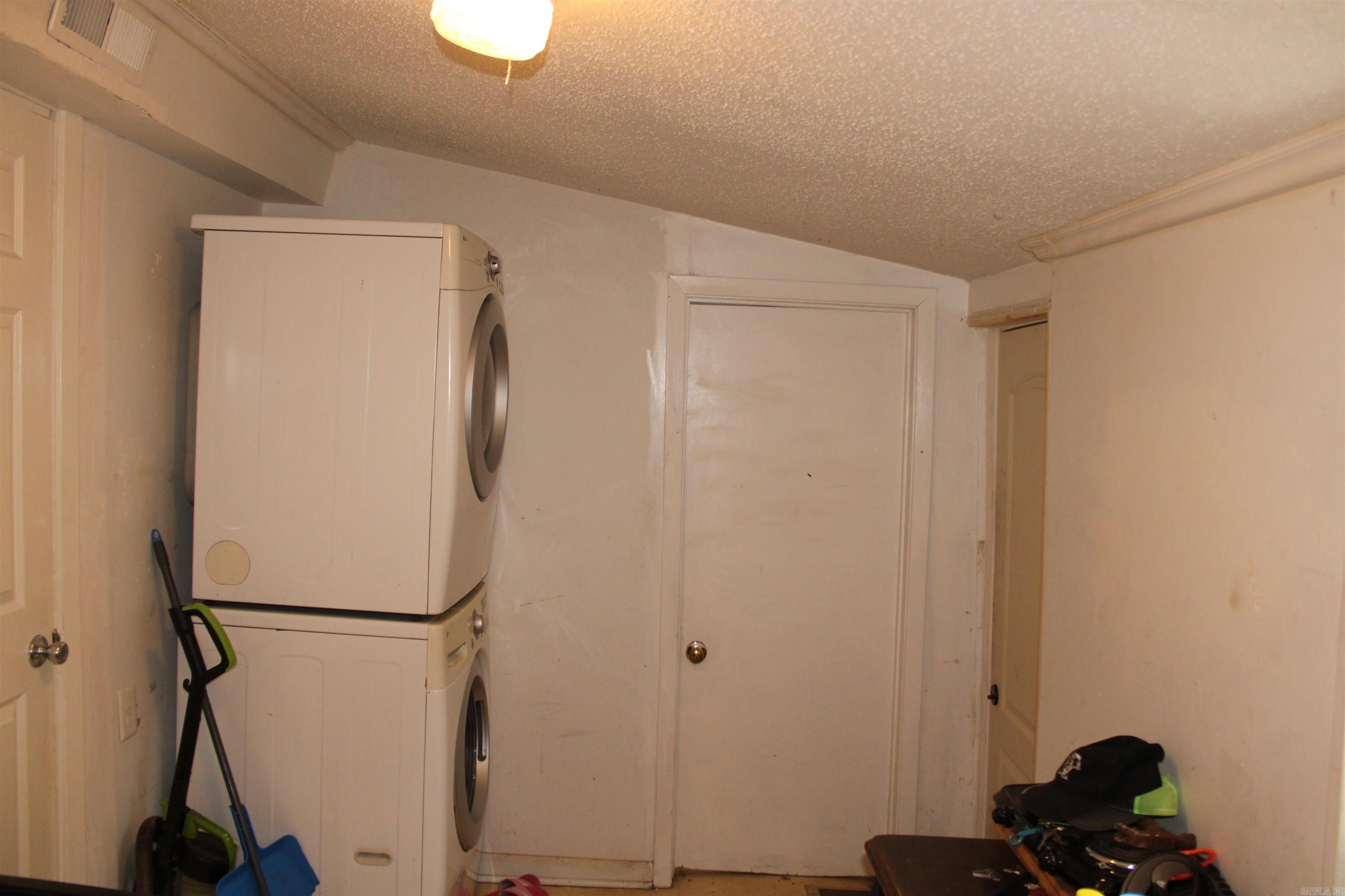 SUNNYSIDE HILLS ADDN TO JACK - Residential