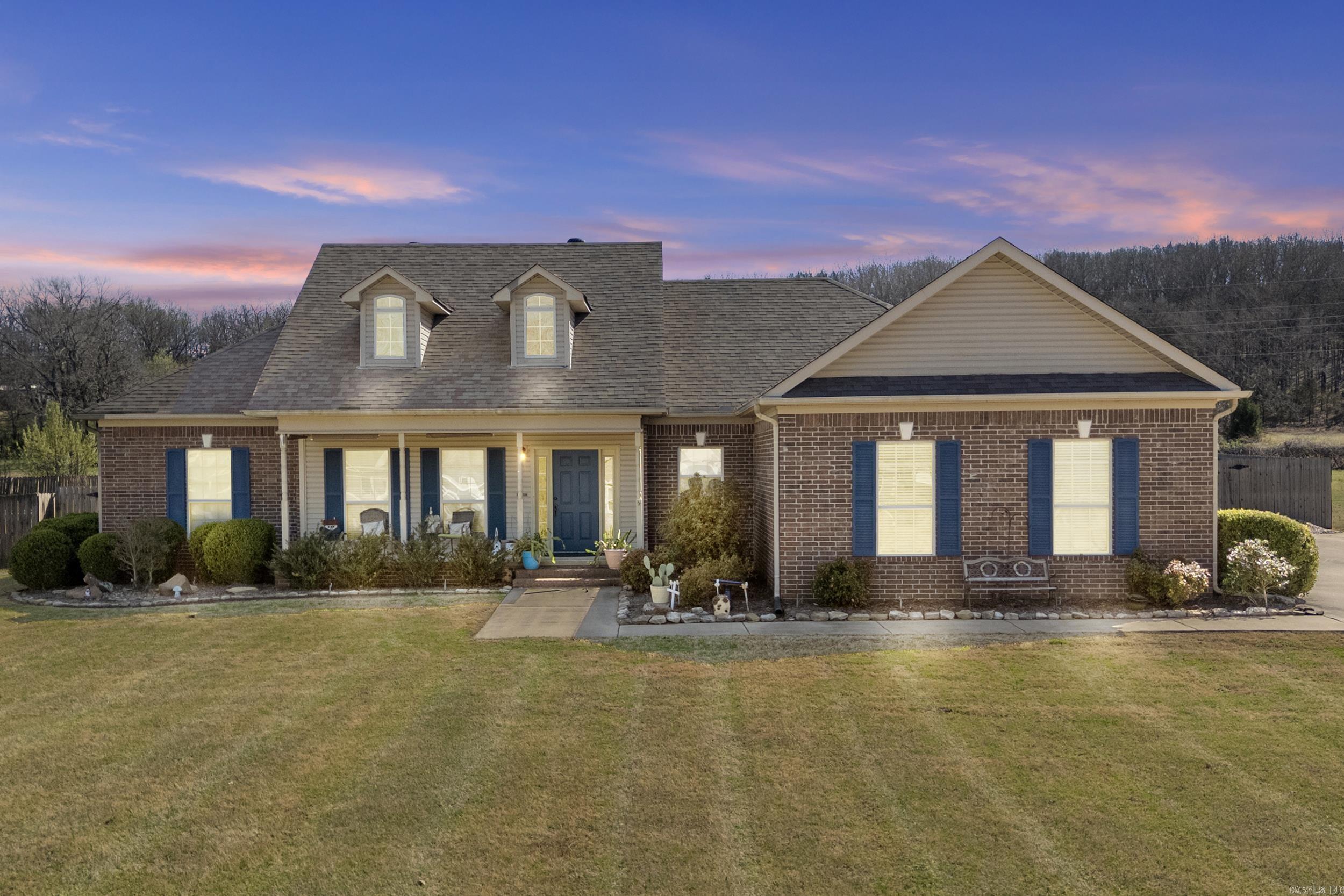 OAK SHADOWS - Residential