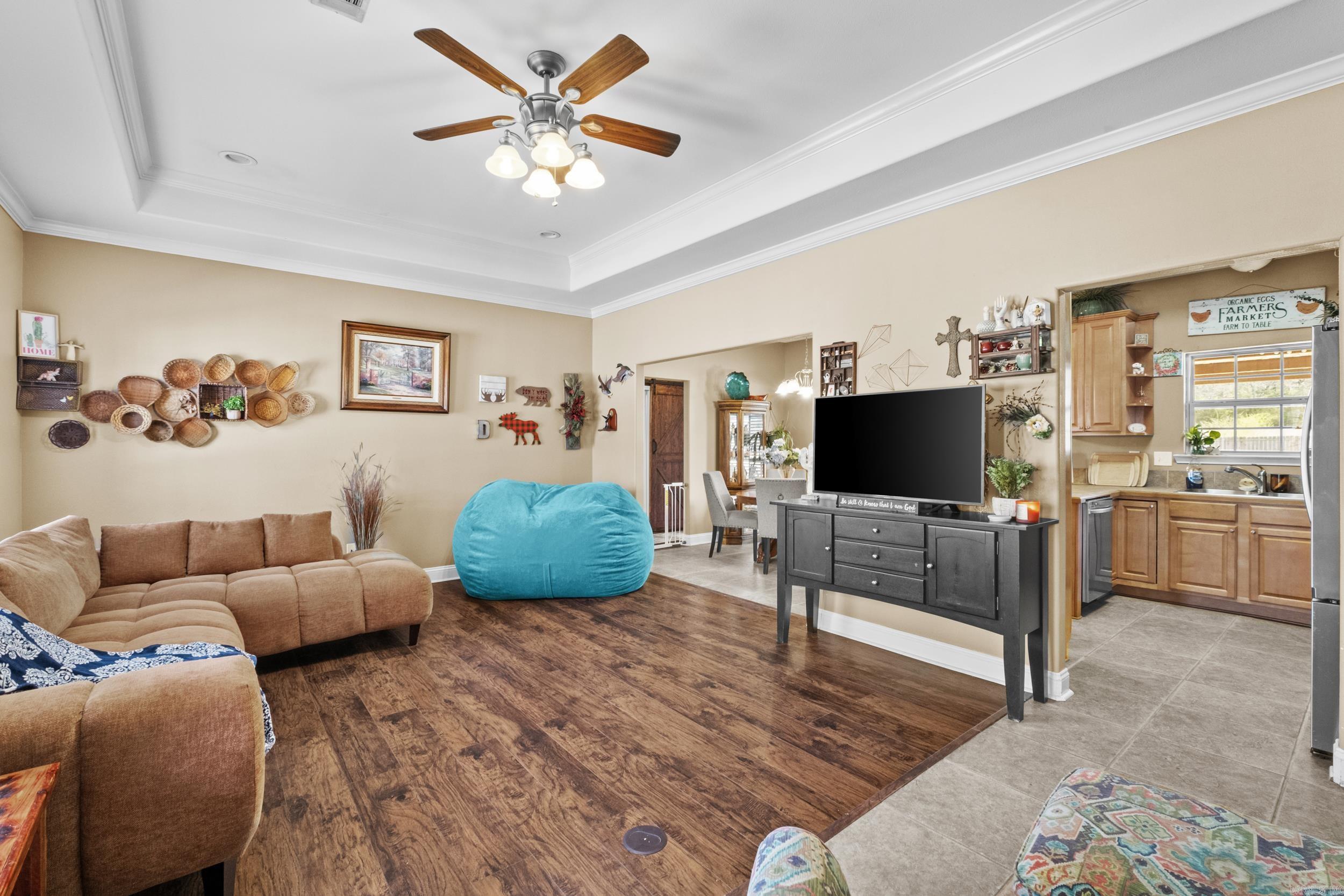 OAK SHADOWS - Residential