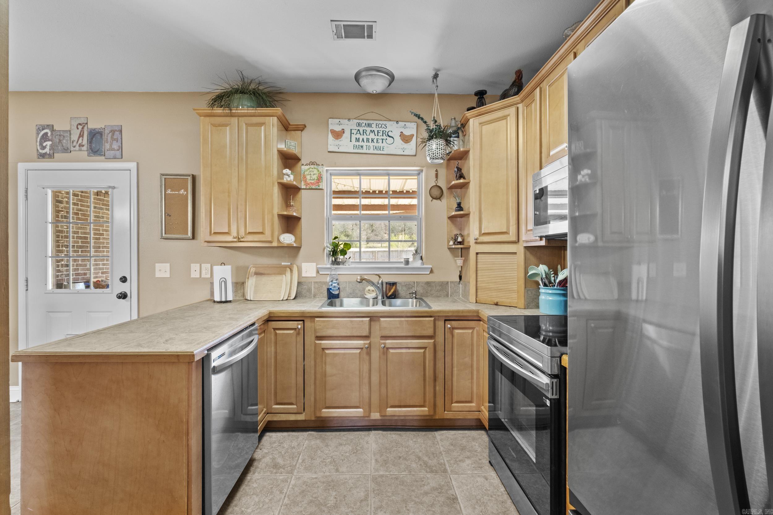 OAK SHADOWS - Residential