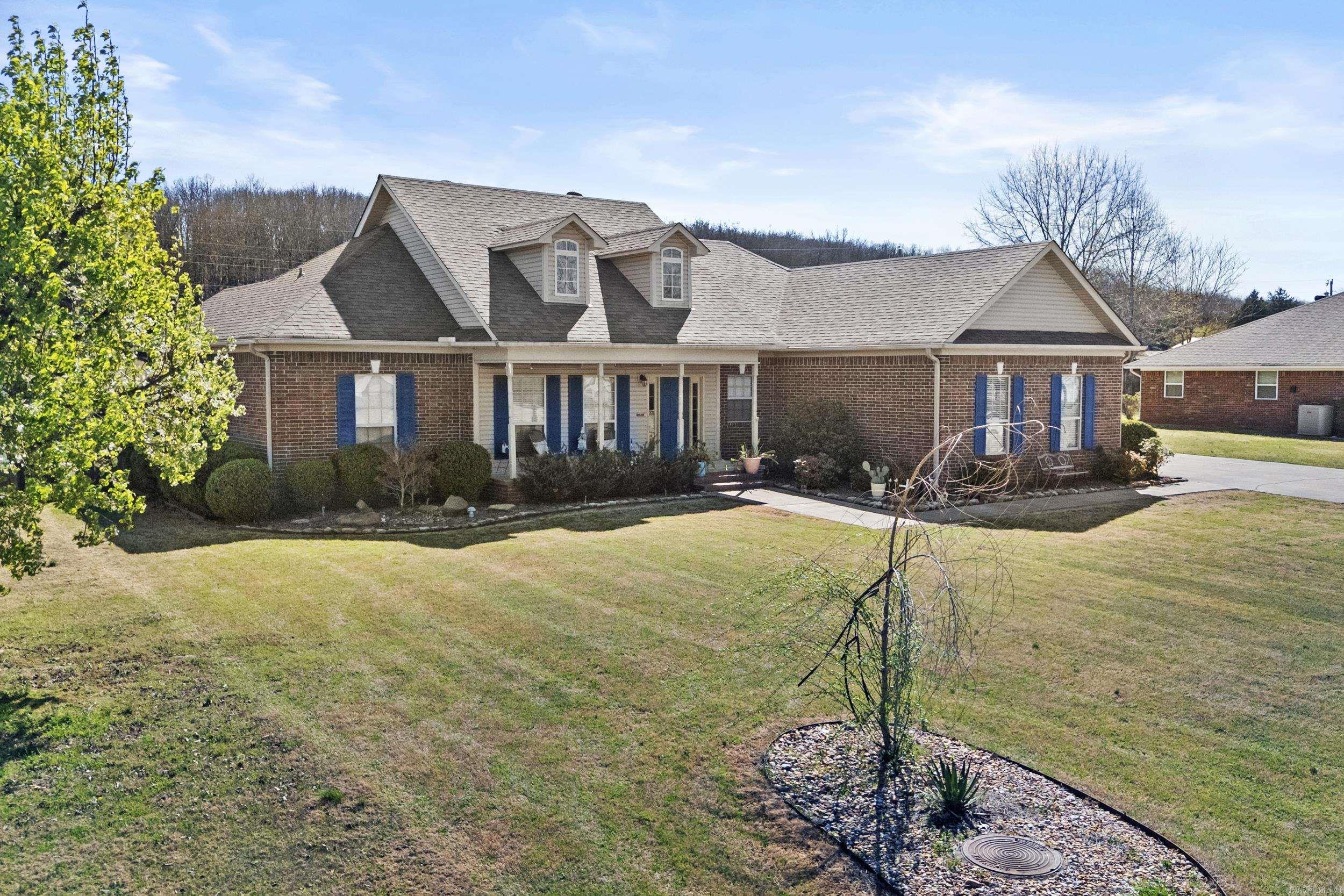 OAK SHADOWS - Residential