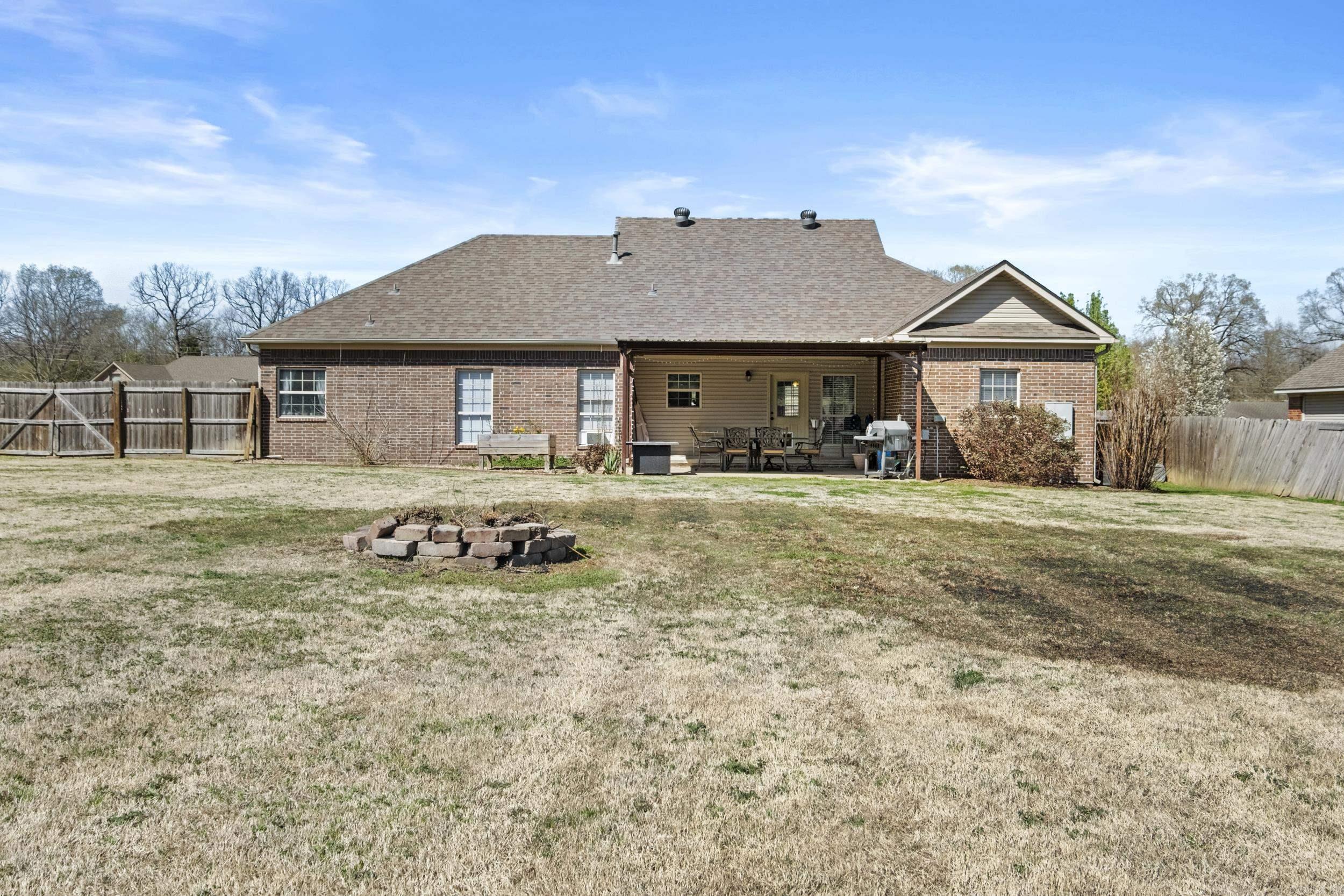 OAK SHADOWS - Residential