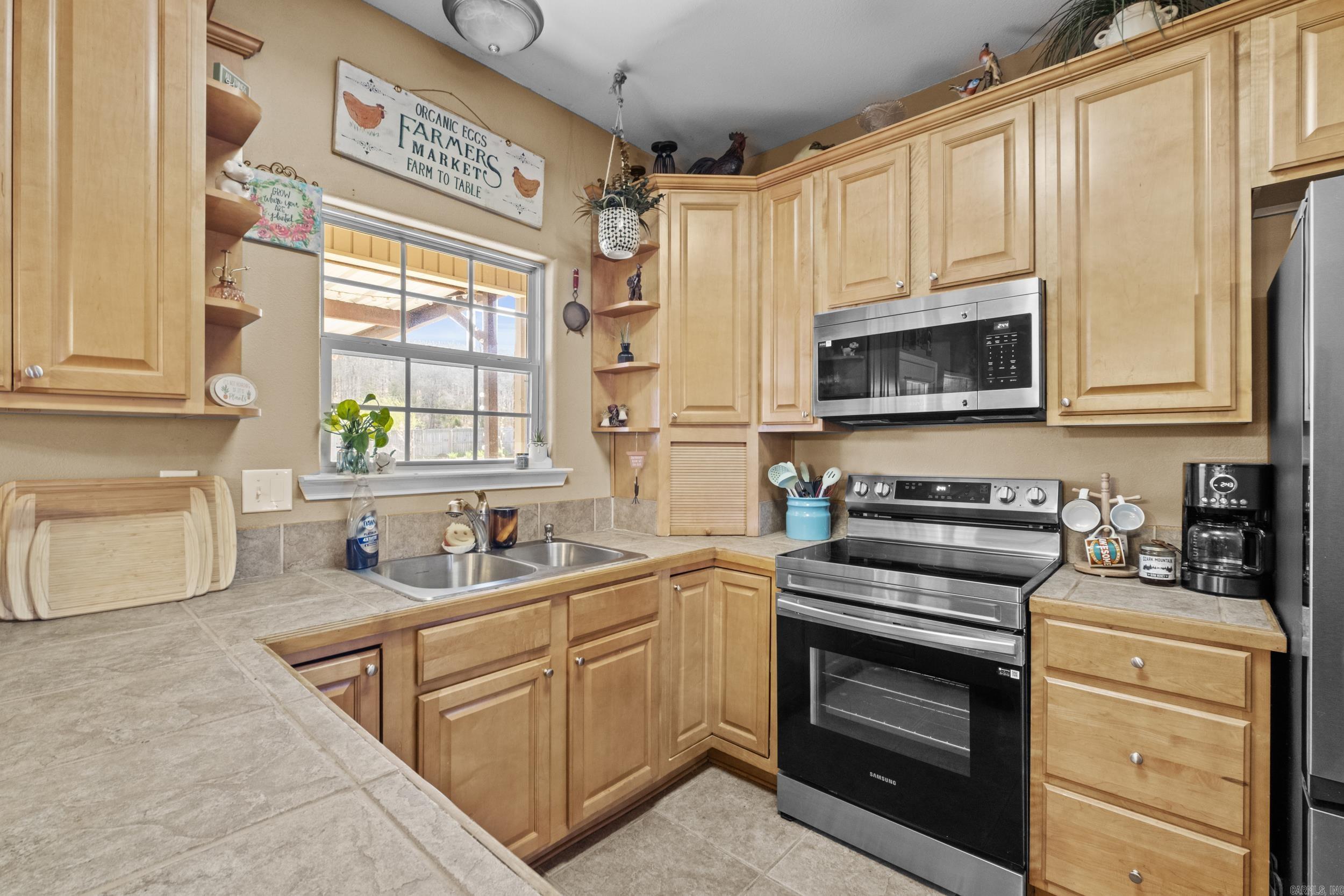 OAK SHADOWS - Residential