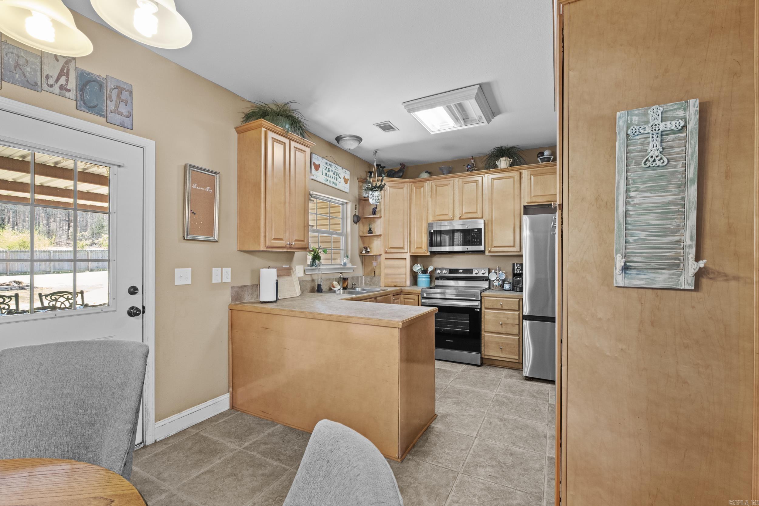 OAK SHADOWS - Residential