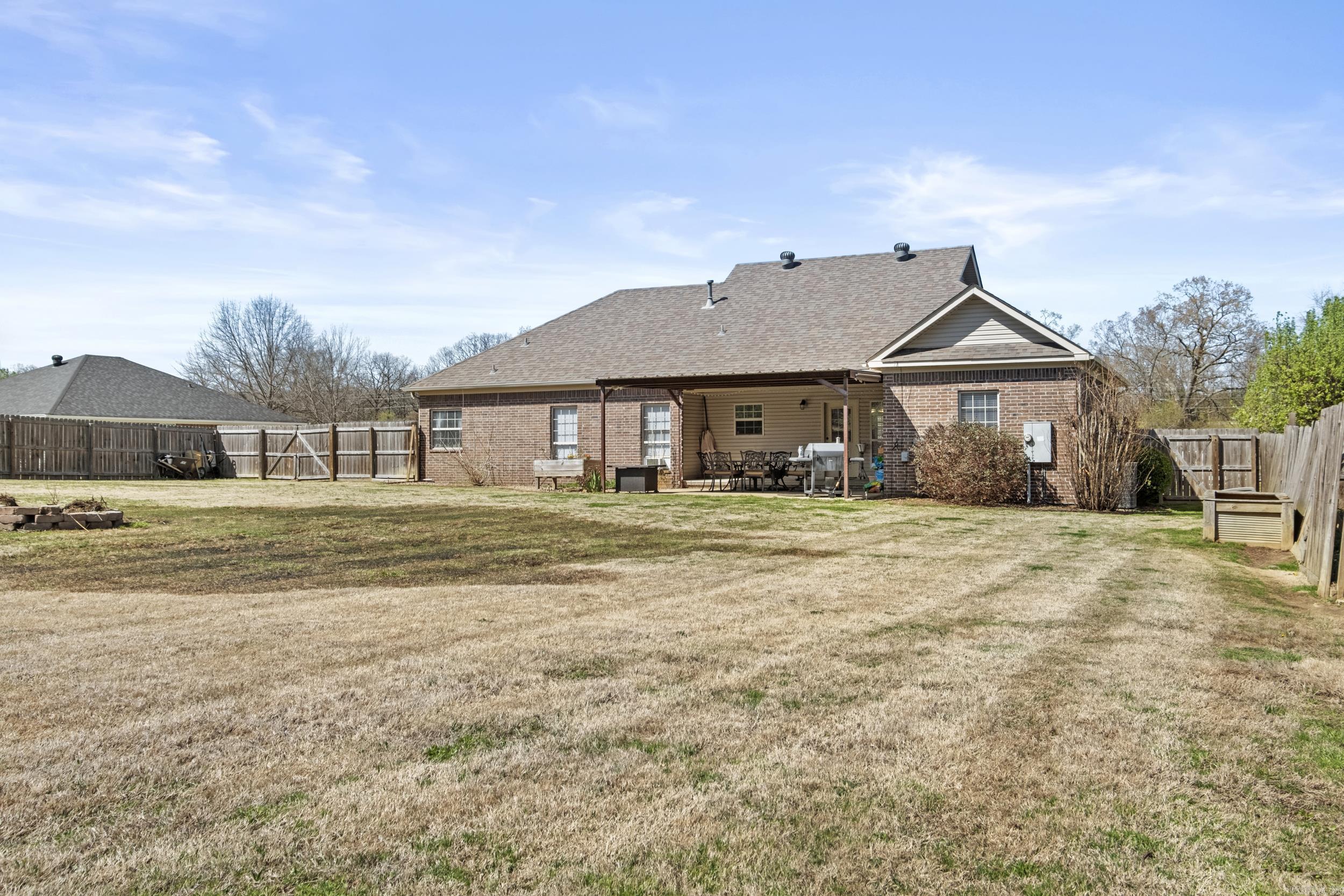 OAK SHADOWS - Residential