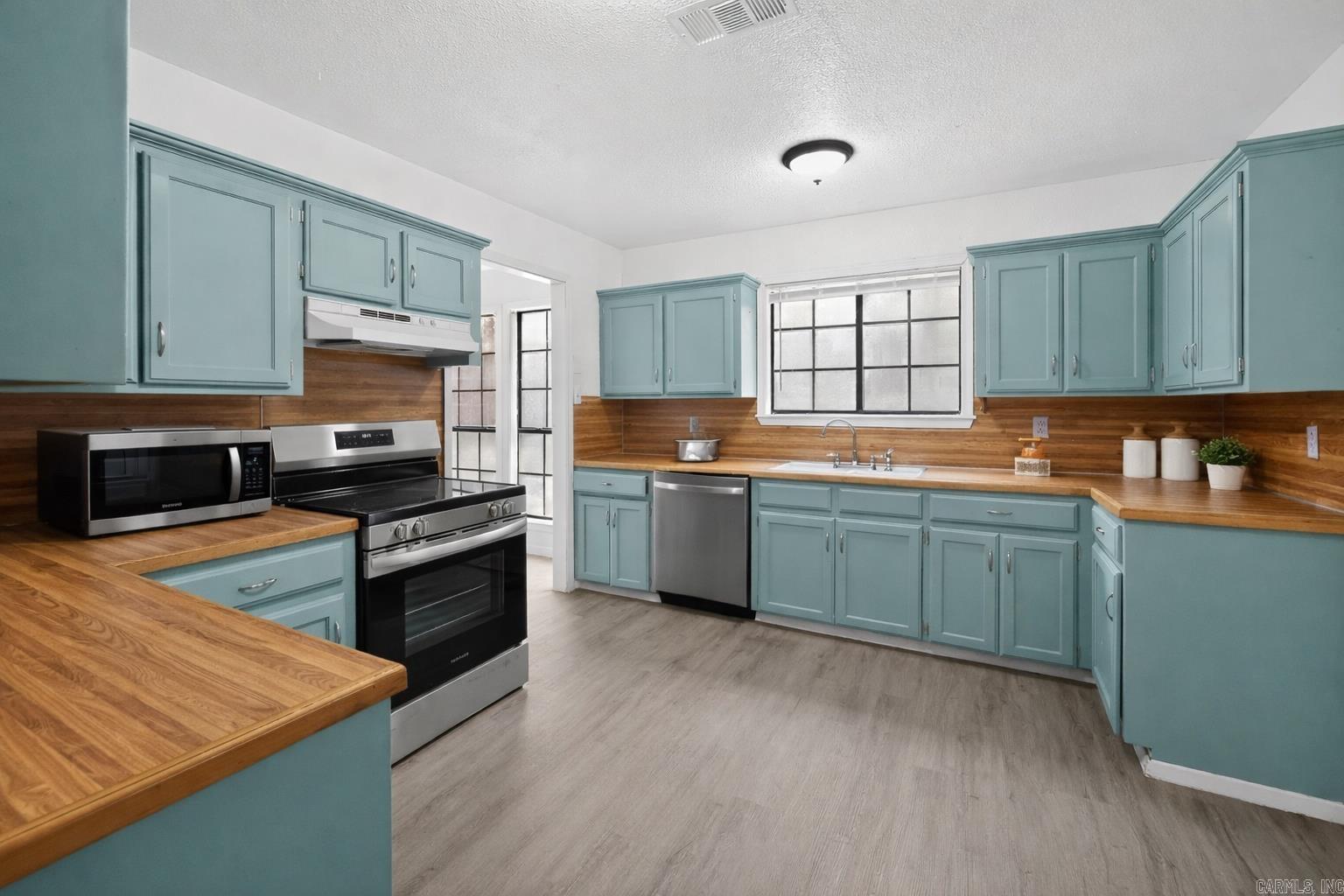 COUNTRY CLUB EST PH I - Residential