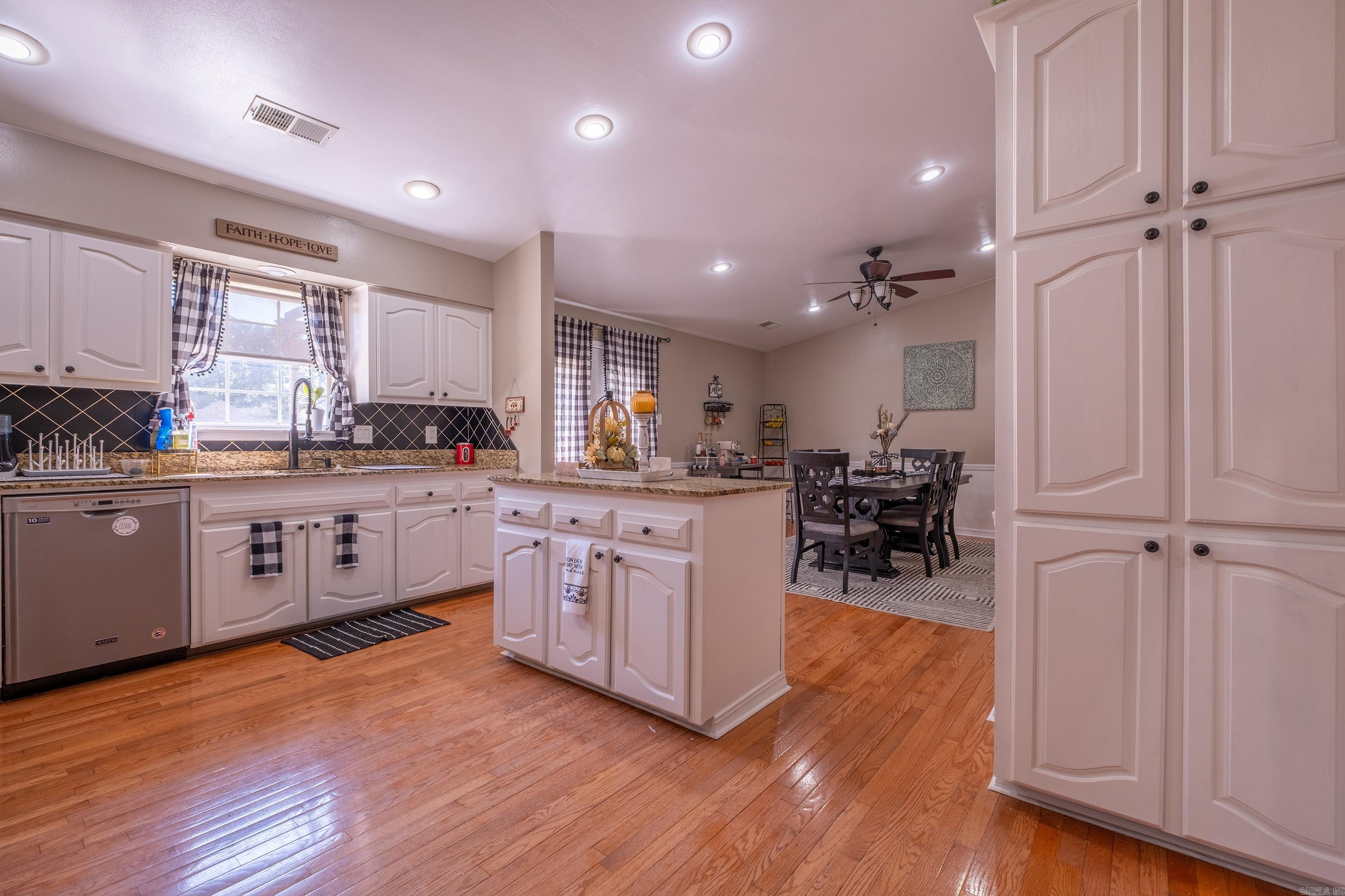 Lincoln Terrace - Residential