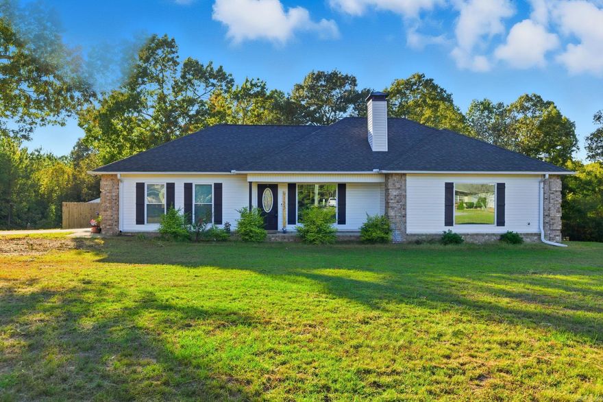 This 3-bedroom 2-bath home in Bauxite has what you are looking for!! 30X30 heated and cooled shop. Water at the shop. 2-car garage with storage area.  additional storage shed and 2-car carport.  Fully fenced yard with covered patio.   Level 1.19-acre lot. New windows 2022. Tons of kitchen cabinets.  Granite counters.  Updated Travertine backsplash.    SS appliances.  Seperate laundry room.  Tile floors throughout.  Wood-burning fireplace and tray ceilings in the living room.  Great master bedroom 2 seperate walk in closets.  Fabulous master bath that includes a large tile walk-in shower with 2 shower heads, a seat, and glass doors.   Great house in a great location!  Call for a showing today!!