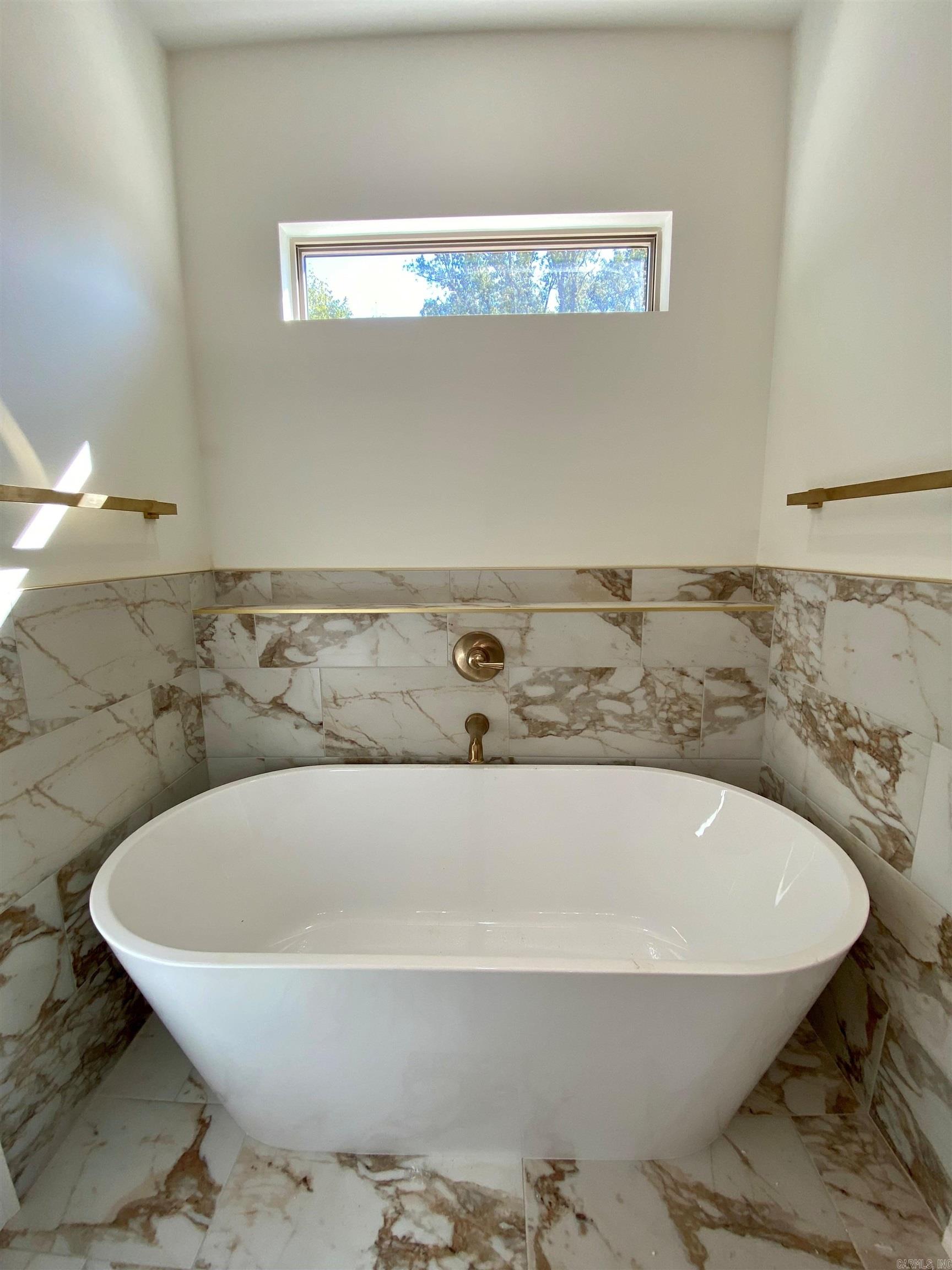 EDGEWATER - Residential