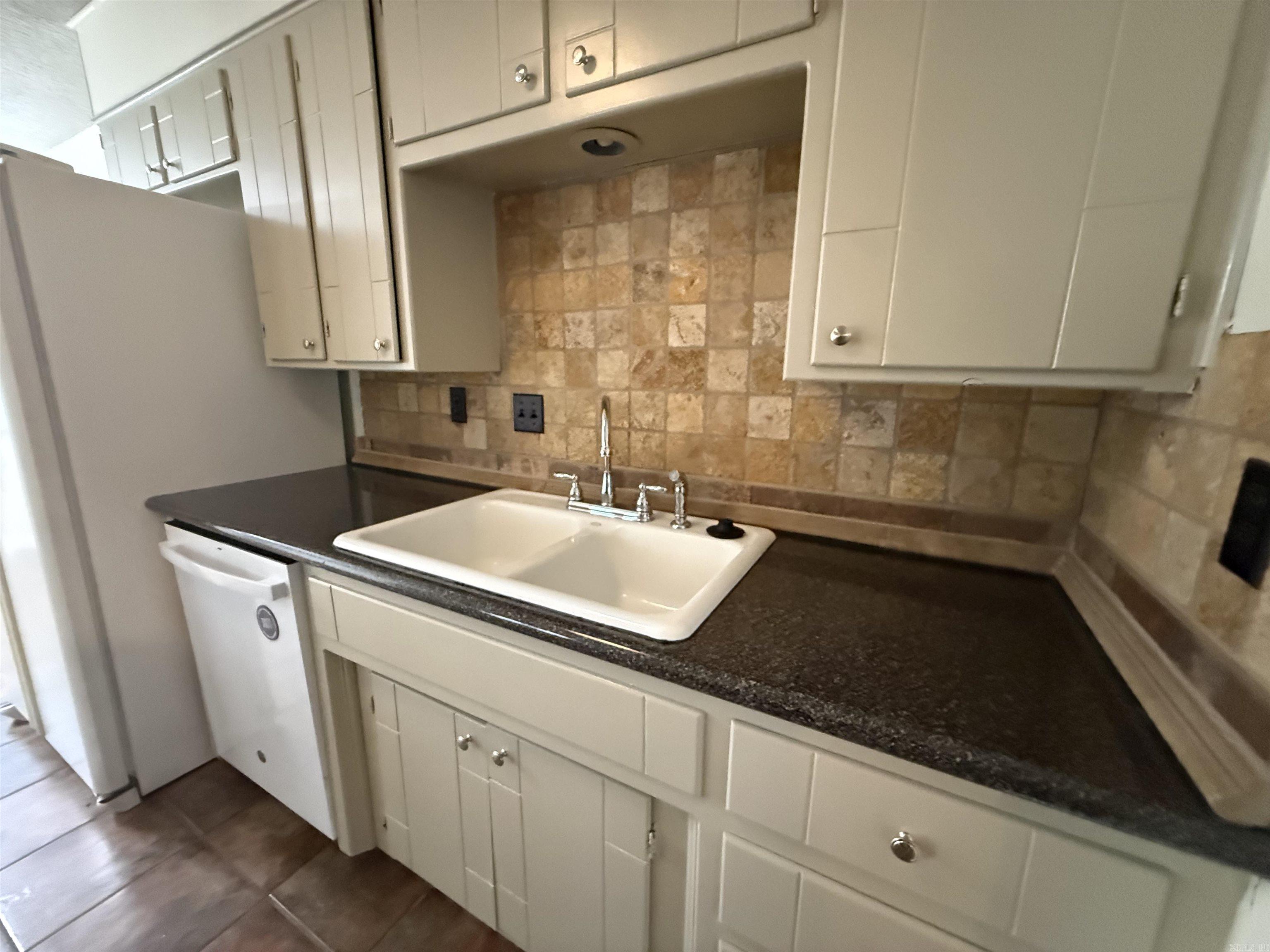 Oak Creek Village - Residential Lease