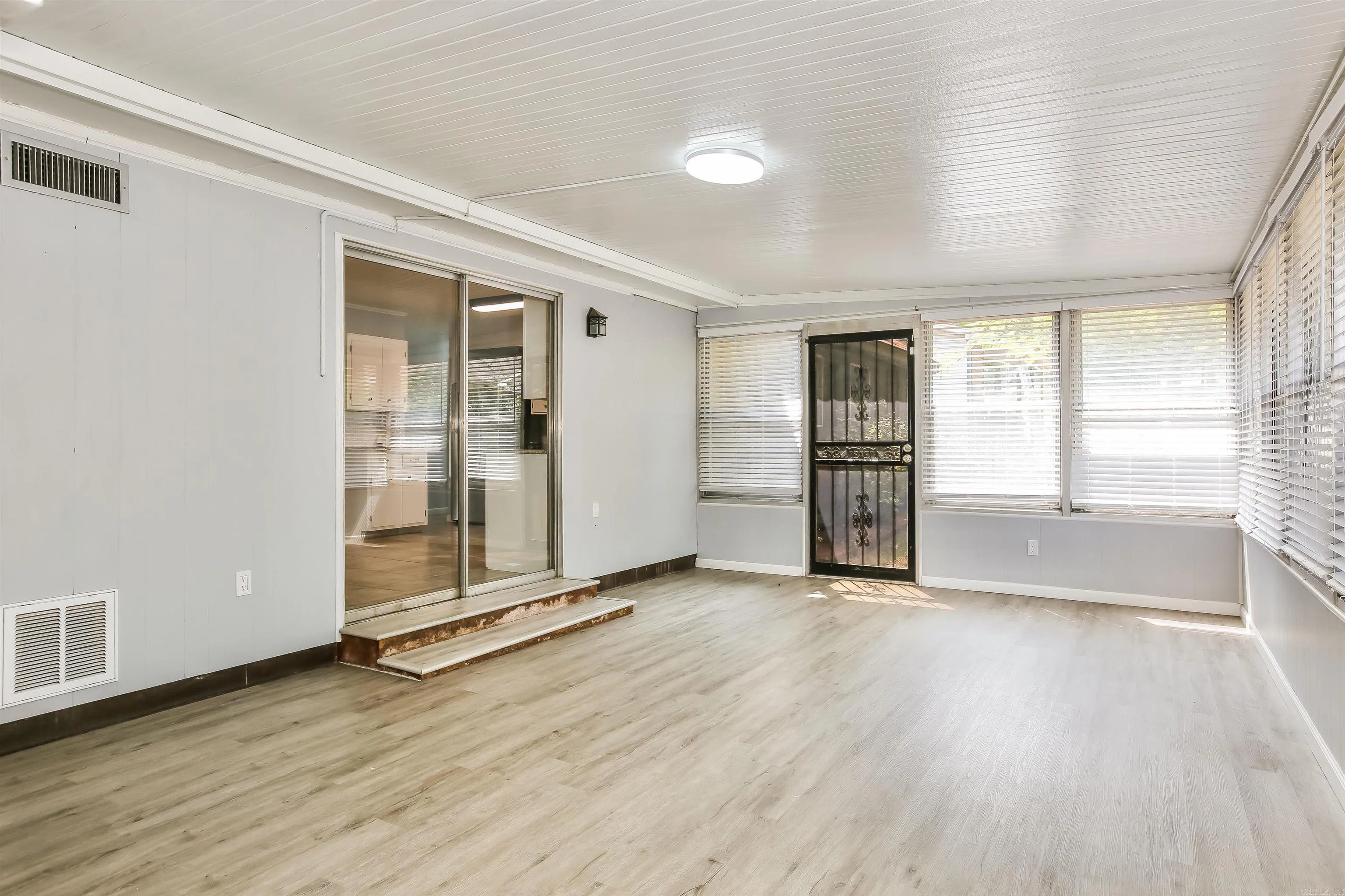 Little Rock, Arkansas 72204, United States, 3 Bedrooms Bedrooms, ,2 BathroomsBathrooms,Residential,Active,12381