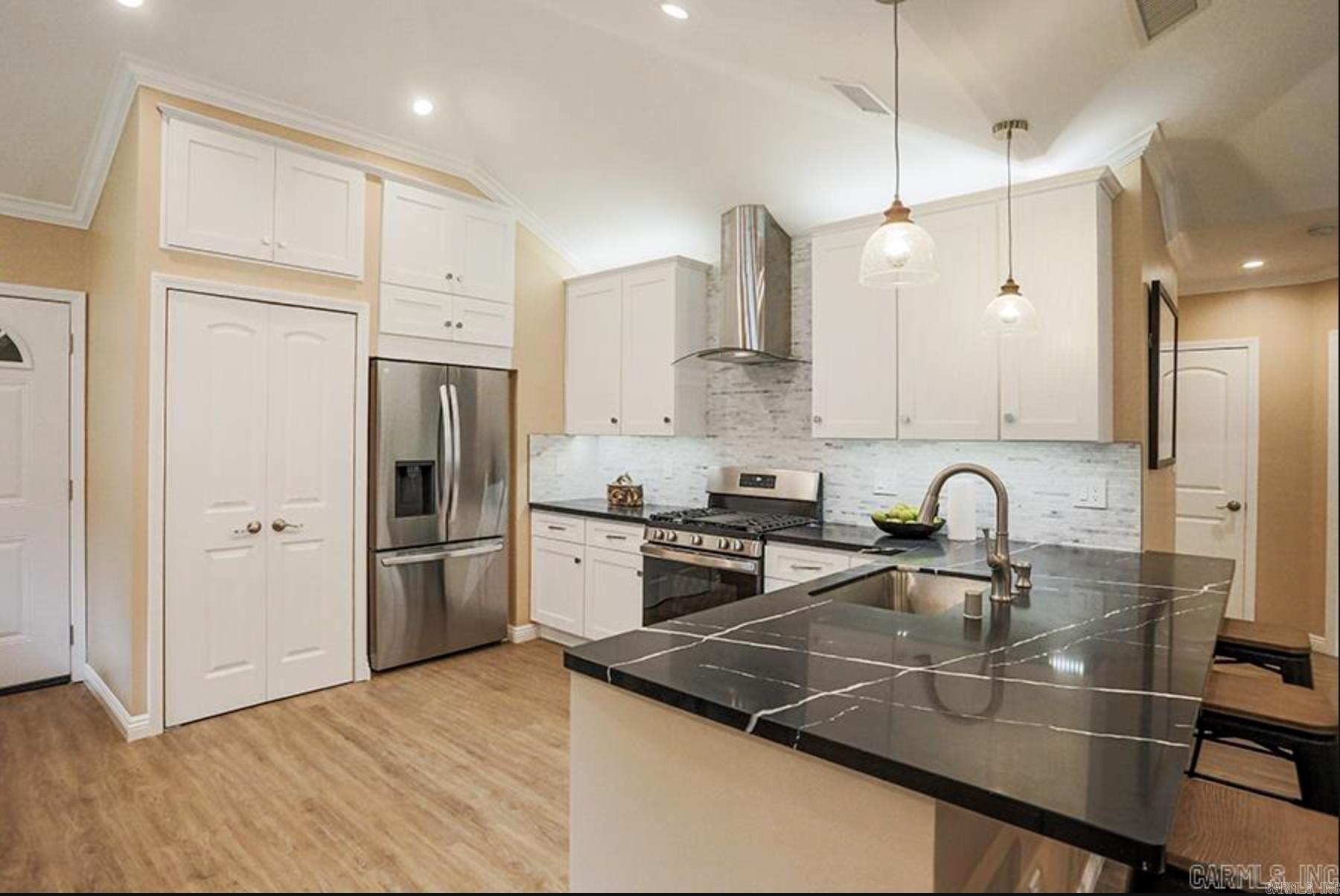 Burnelle Manor - Residential Lease