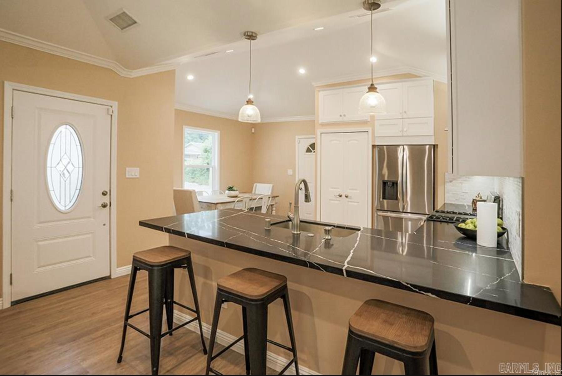 Burnelle Manor - Residential Lease