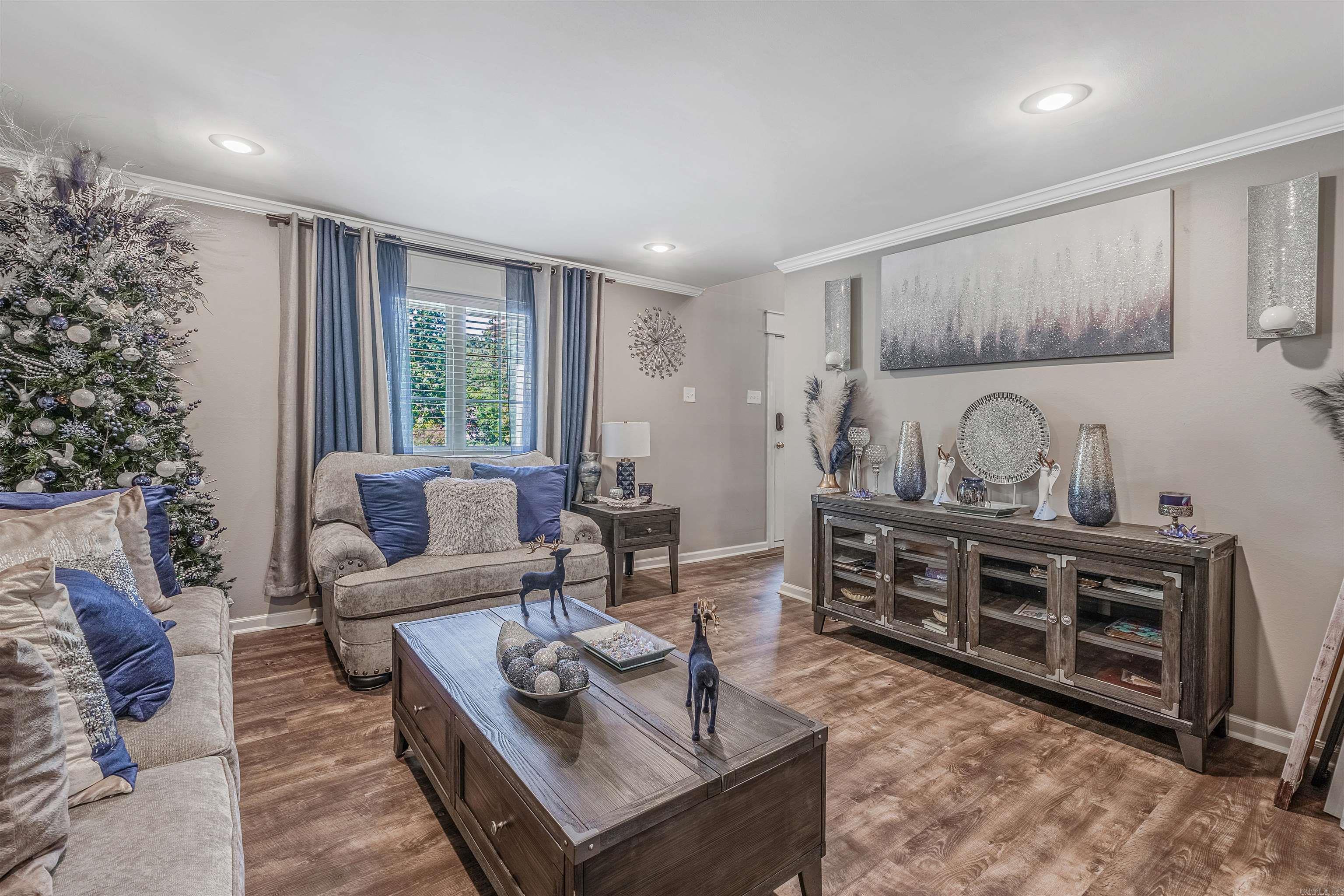 INDIAN HILLS - Residential