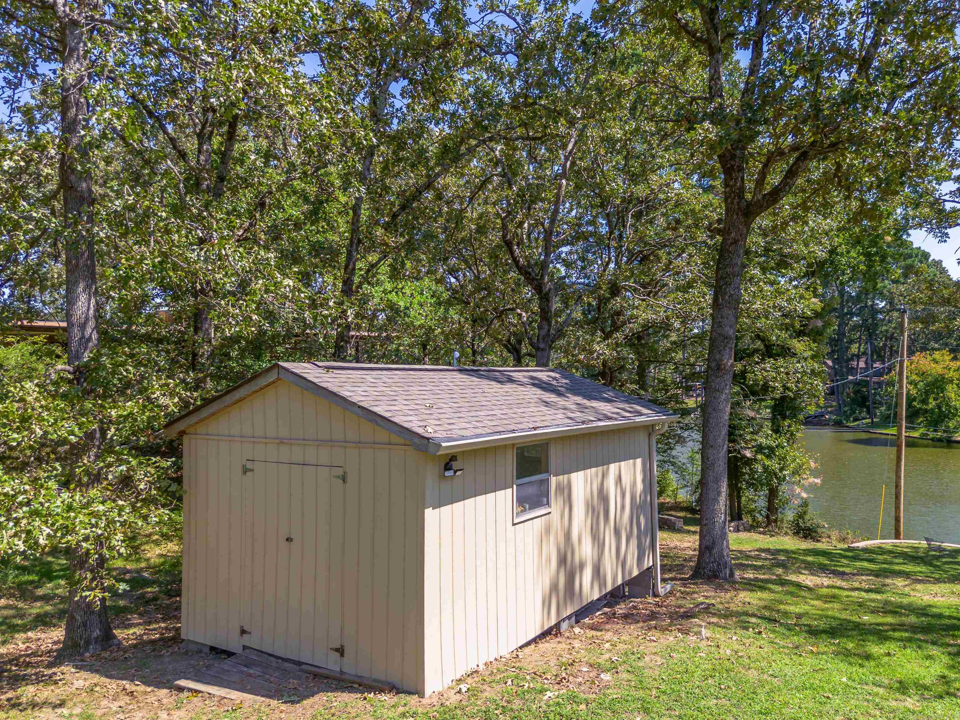 INDIAN HILLS - Residential