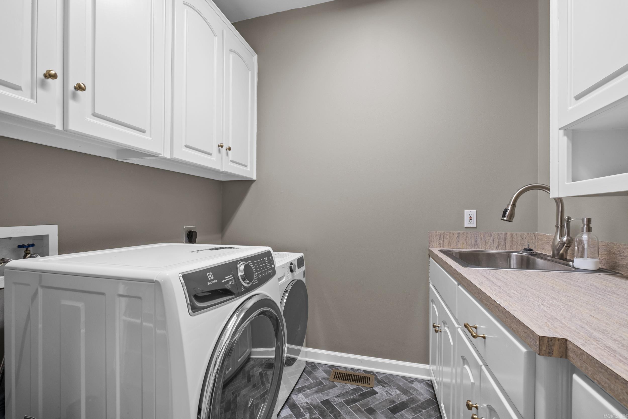 THE VILLAGES OF WELLINGTON - Residential