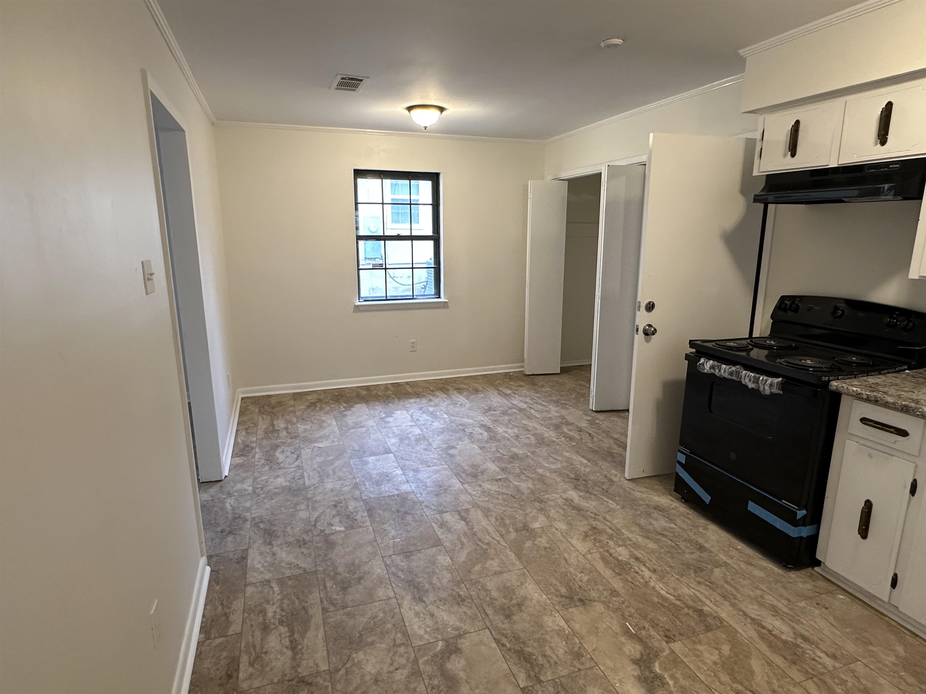 Kelli Manor - Residential Lease