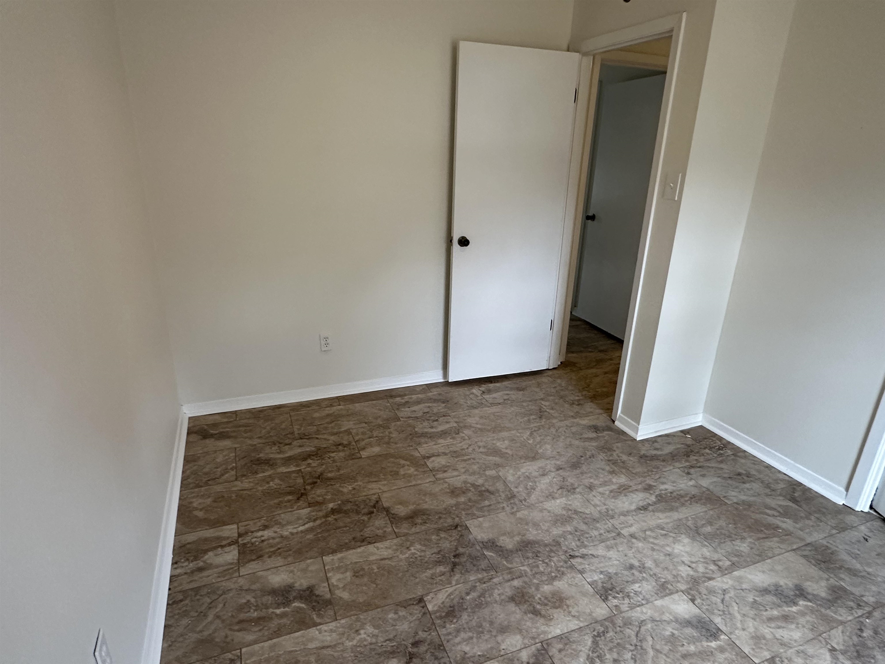 Kelli Manor - Residential Lease