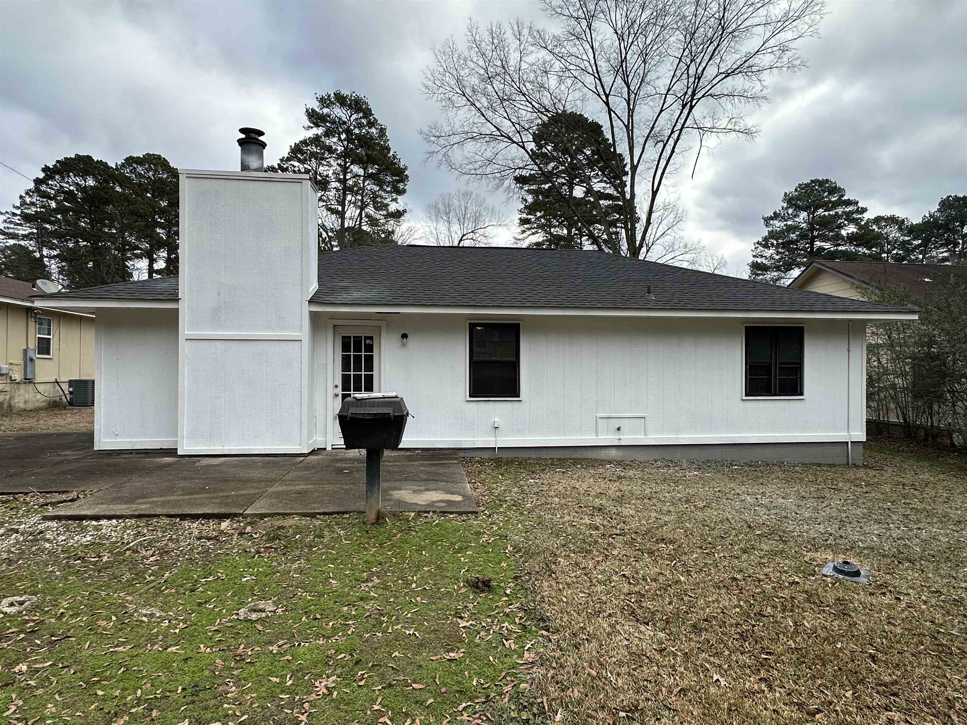 Kelli Manor - Residential Lease