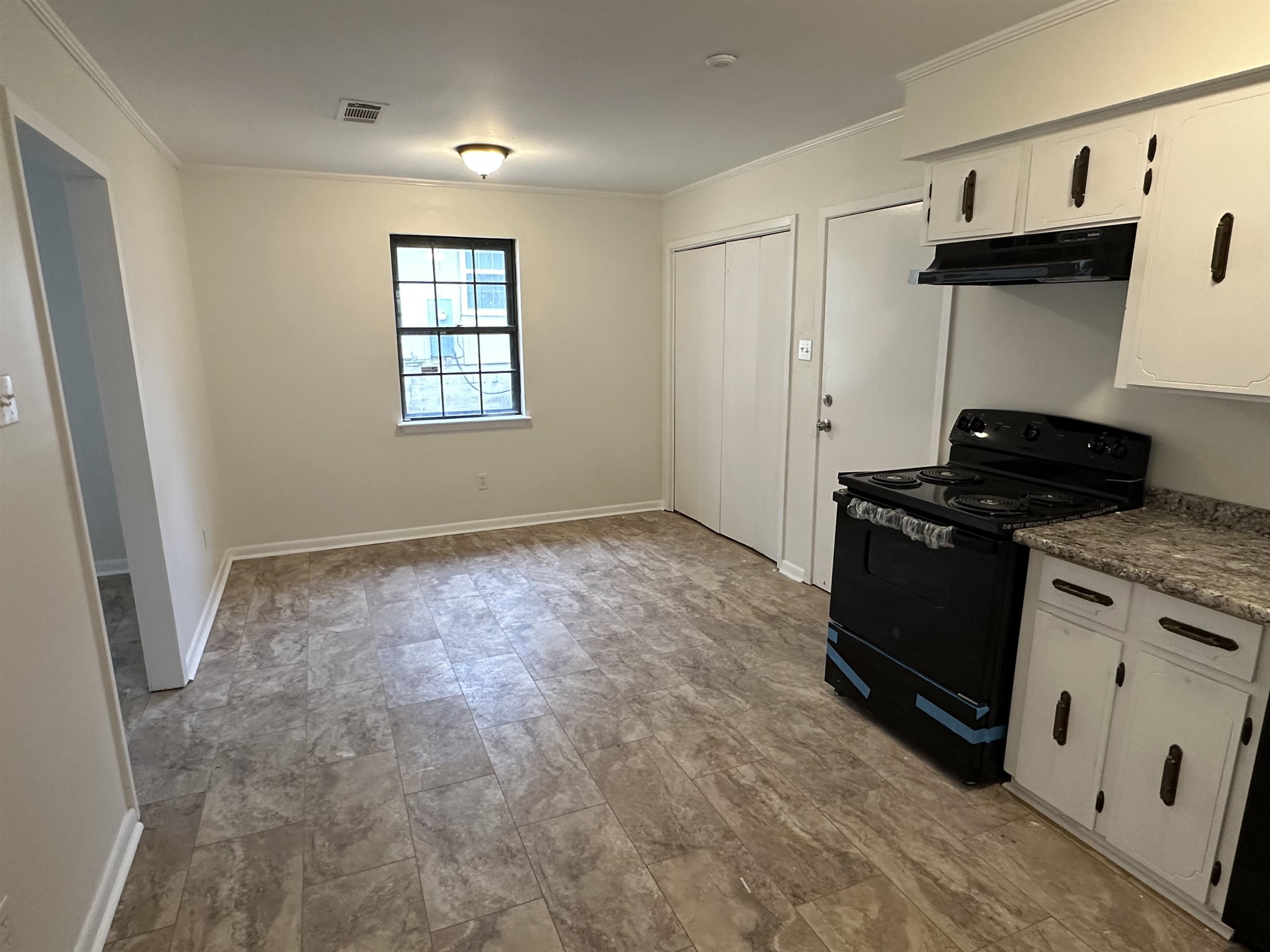 Kelli Manor - Residential Lease