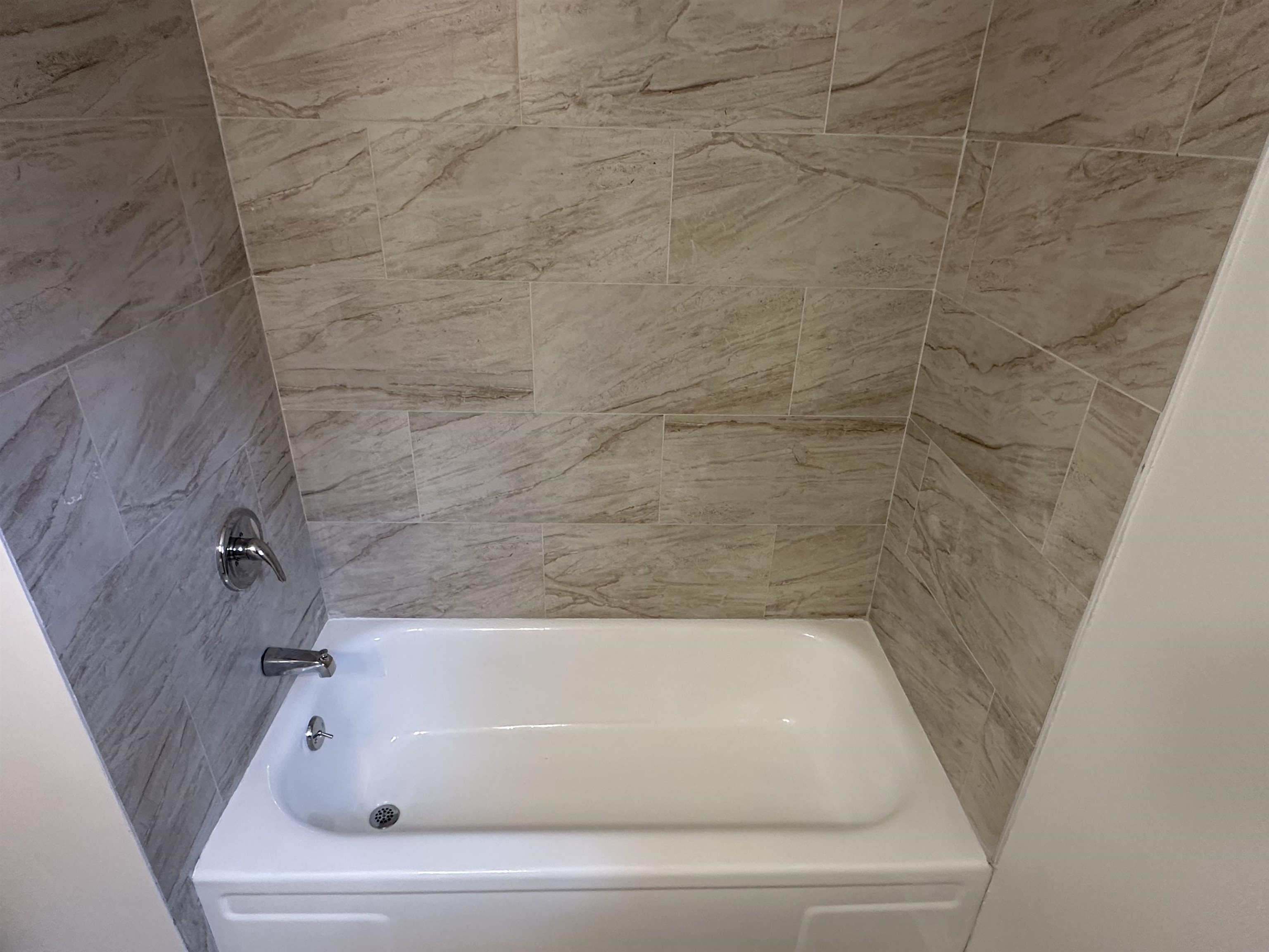 Kelli Manor - Residential Lease