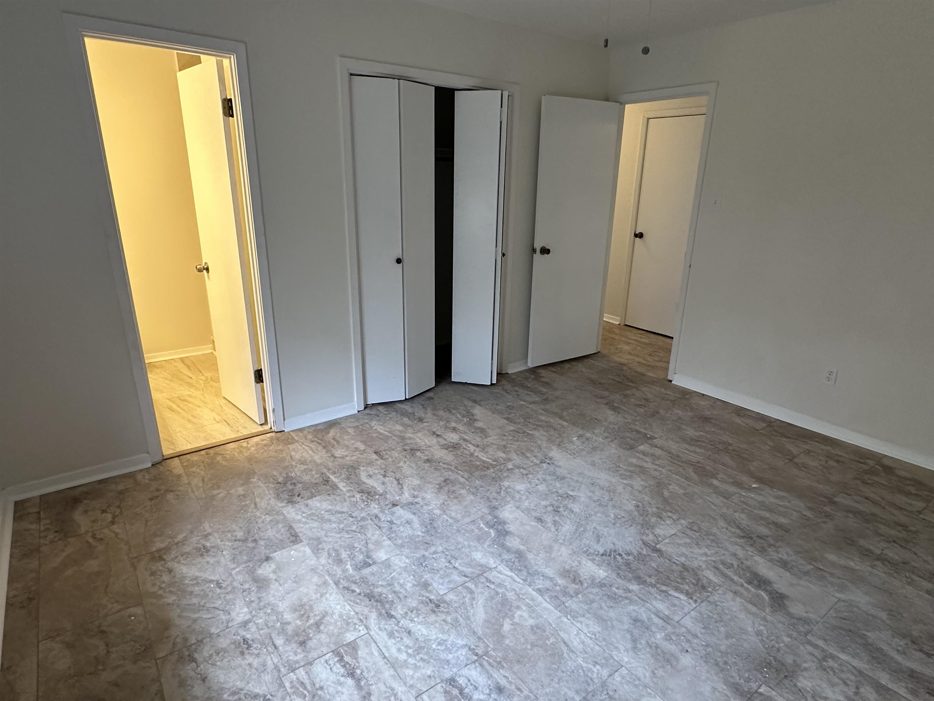 Kelli Manor - Residential Lease