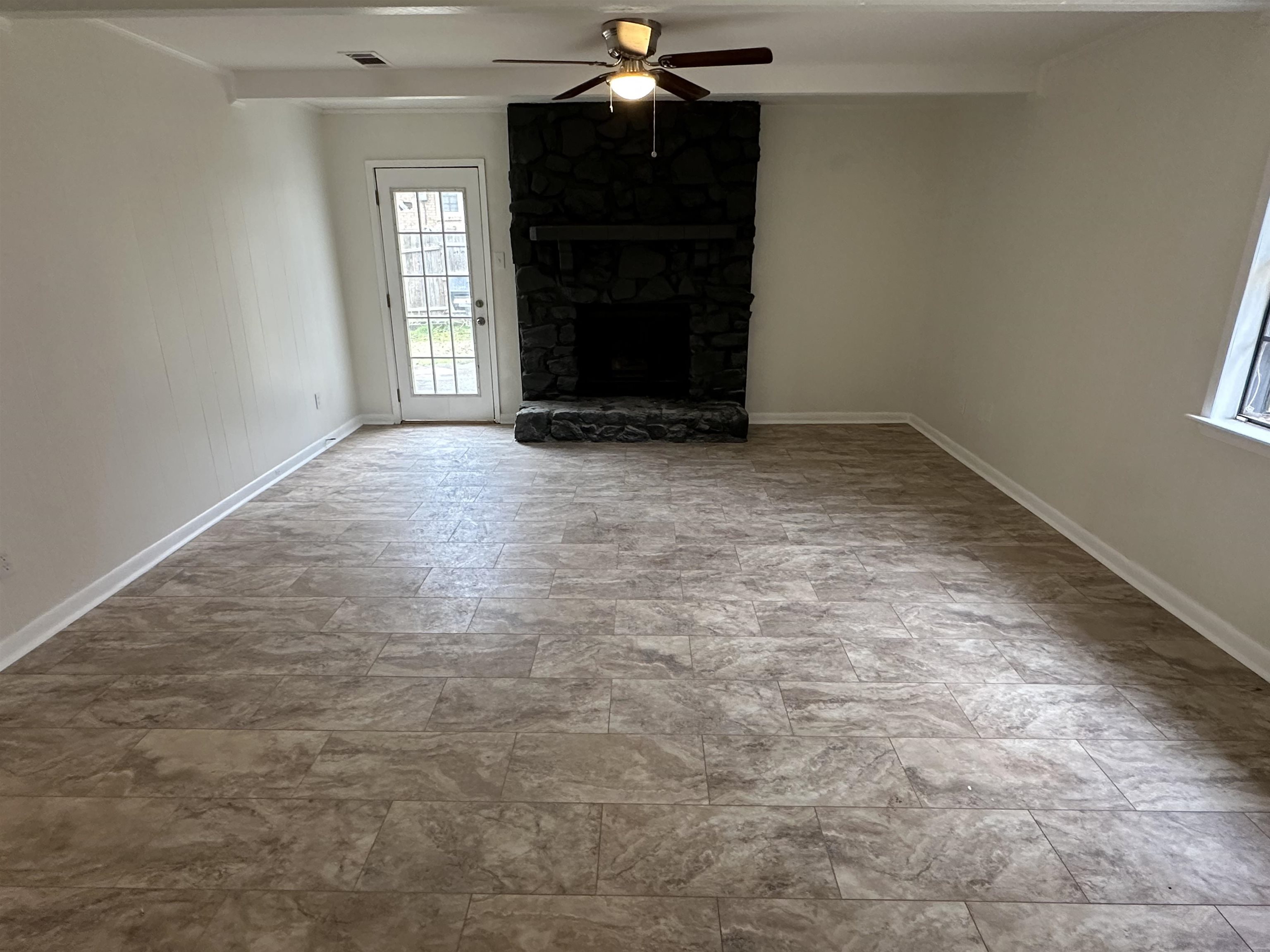 Kelli Manor - Residential Lease