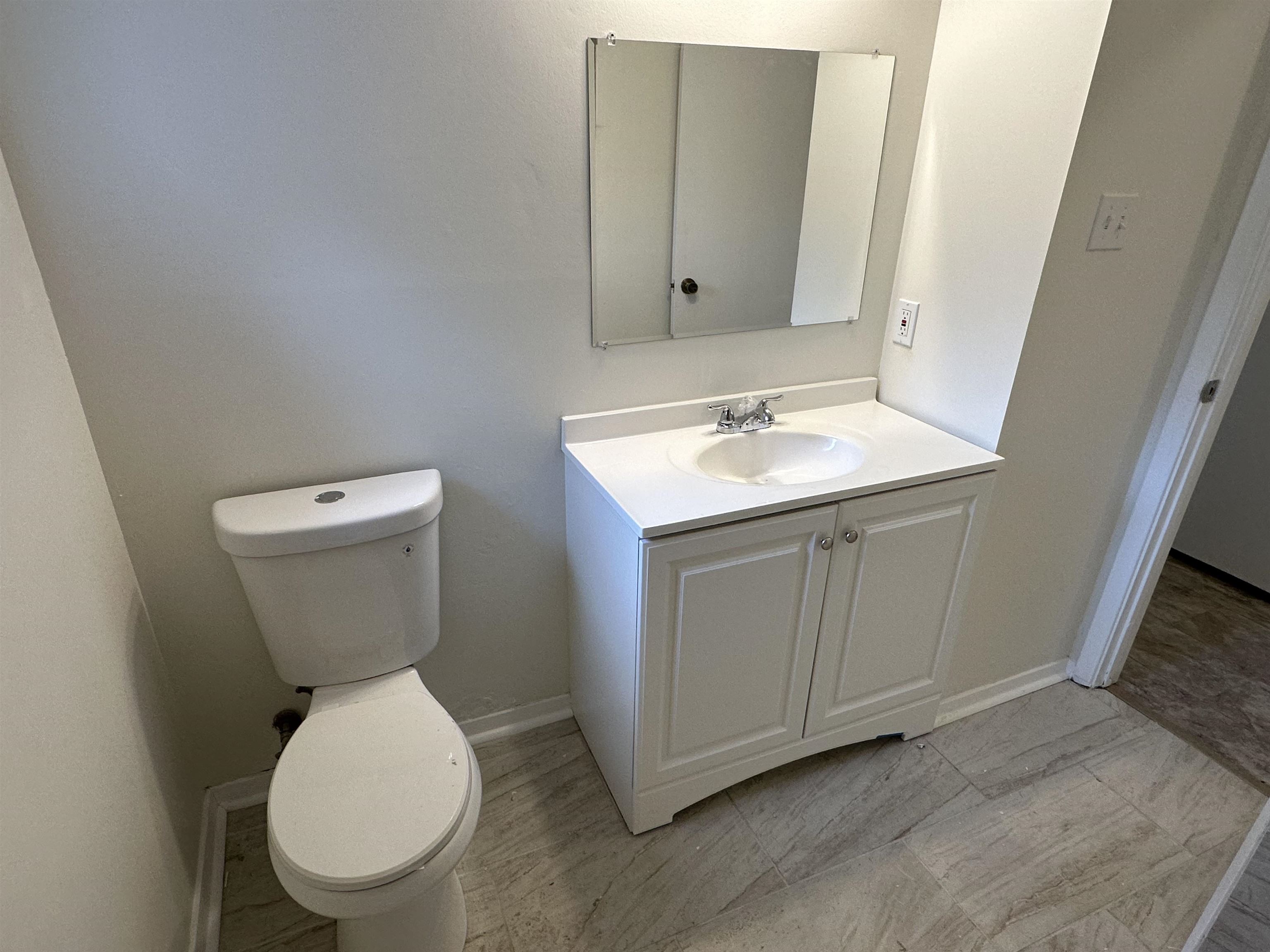 Kelli Manor - Residential Lease