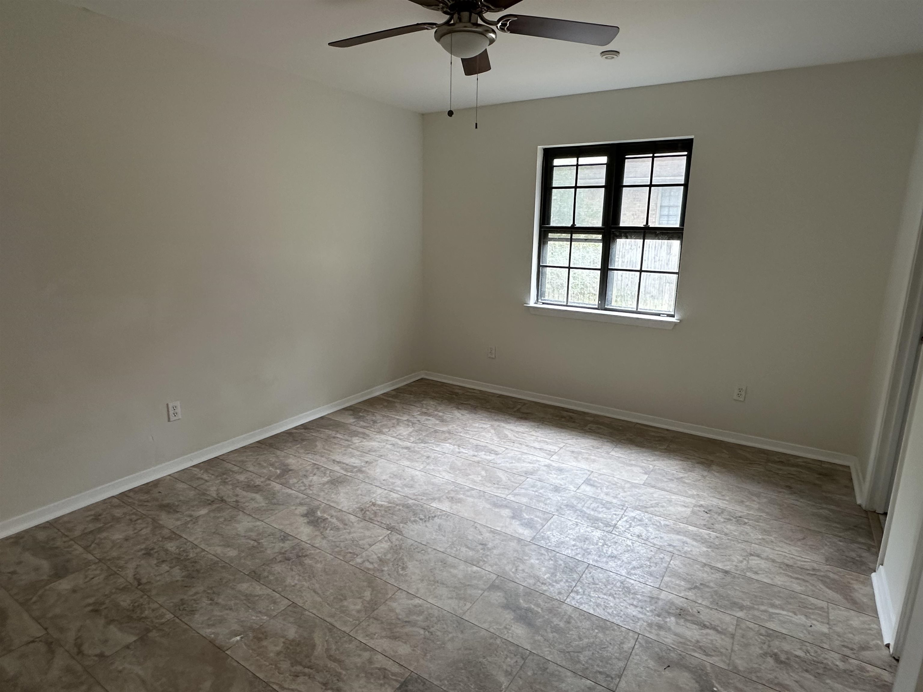 Kelli Manor - Residential Lease