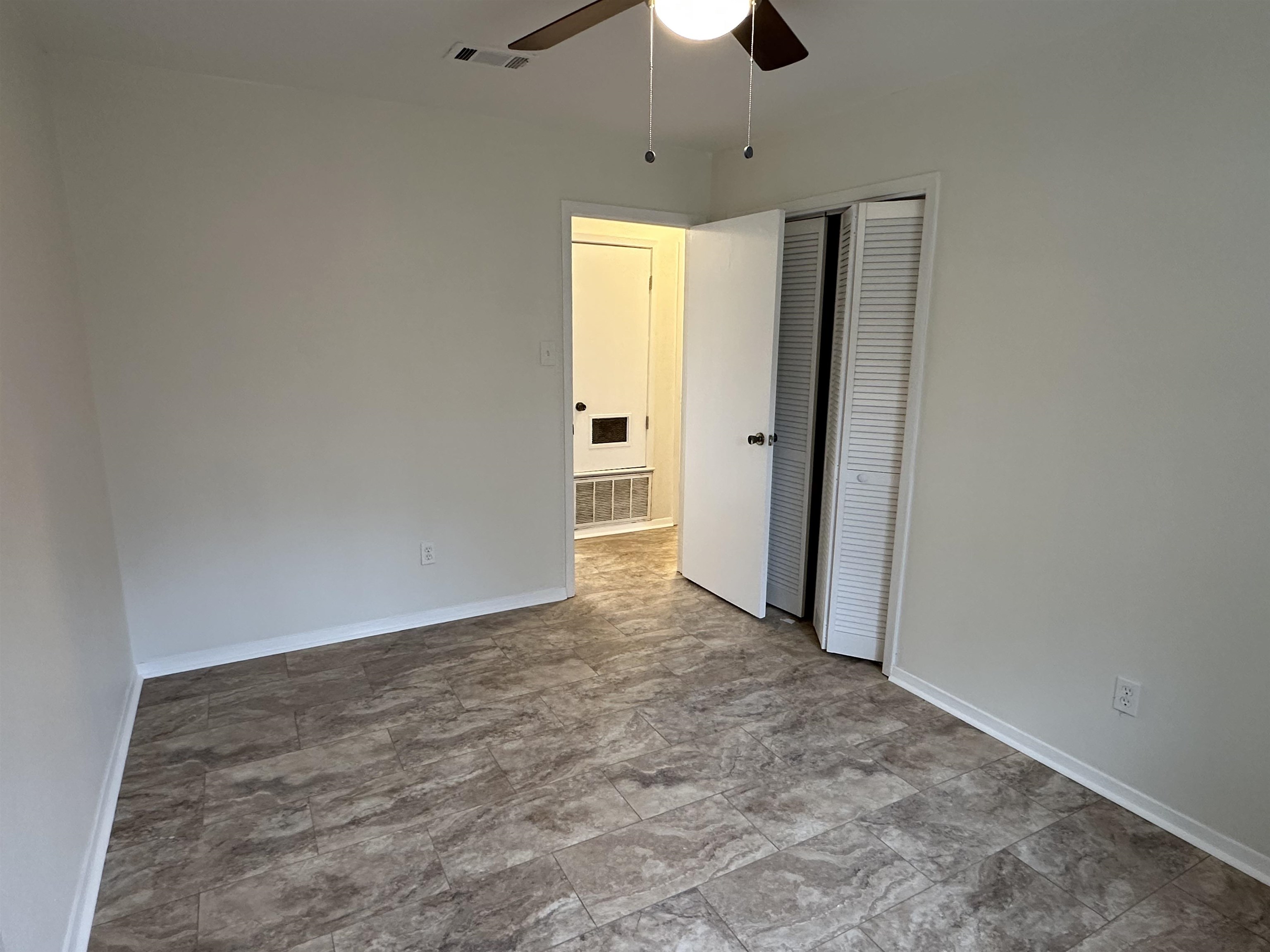 Kelli Manor - Residential Lease