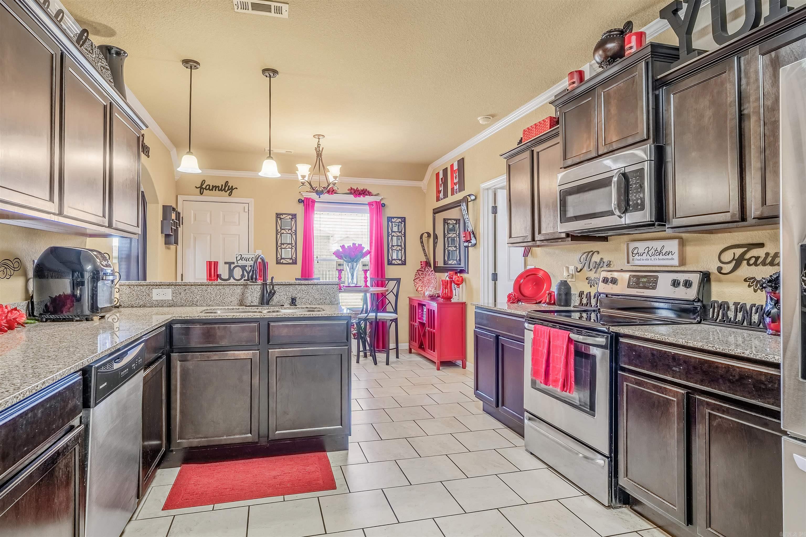 TRAMMEL ESTATES - Residential