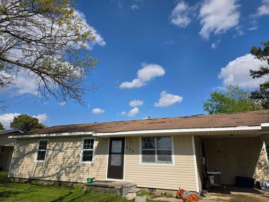 Investor Special! This 3-bedroom, 1-bath home is brimming with potential and just waiting for the right touch. With a little TLC, this property could shine once again! A new roof is needed, but with the right updates, it would make an excellent rental, projected at $850/month, or a fantastic flip opportunity. Whether you're seeking a promising rental property or a rewarding flip, this home is ready for your vision Give your favorite agent a call today for your tour!