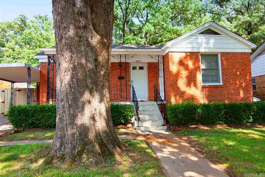 Charming 3BD conveniently close to UALR. Recently remodeled with new cabinets, paint and flooring throughout. Fully fenced yard with a cute patio area. Comes equipped with all appliances! Come check it out today before it's gone. Our lease is two years for this home and income has to be three times the amount of rent unless you have a housing voucher.