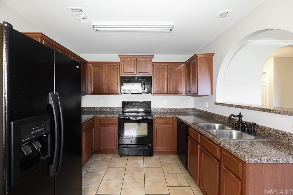 PARKWAY MEADOWS - Residential