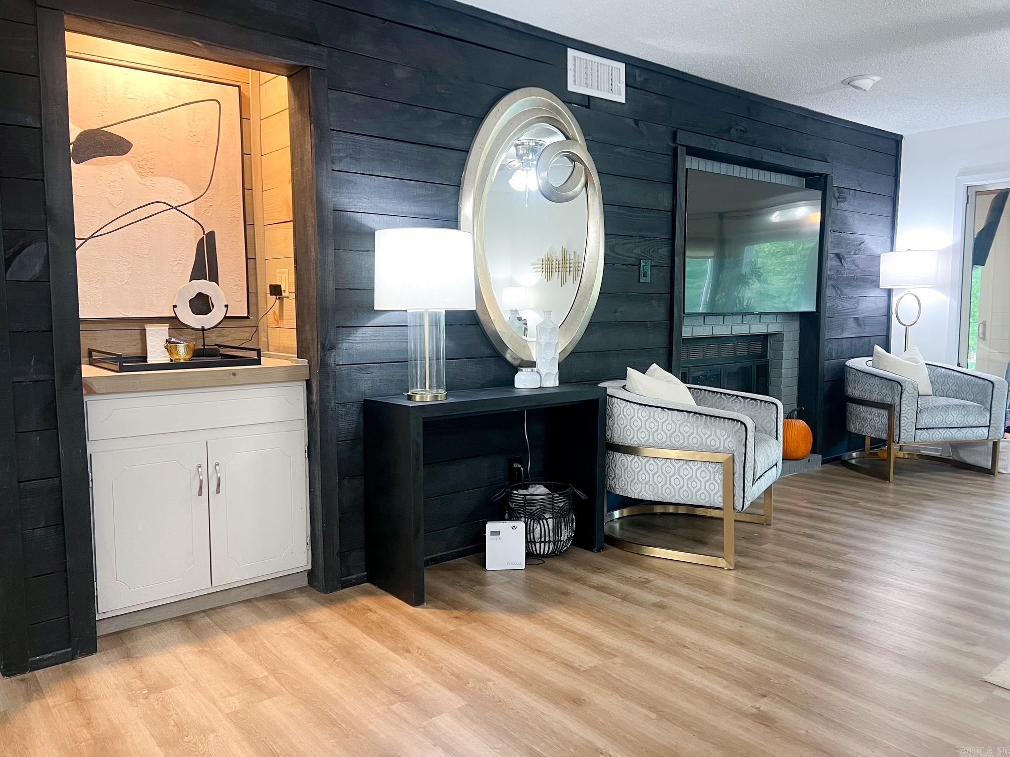 WESTPORT BAY TOWN HOUSE - Residential