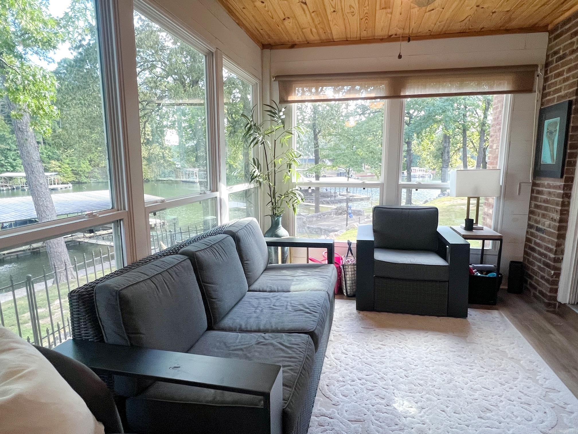 WESTPORT BAY TOWN HOUSE - Residential