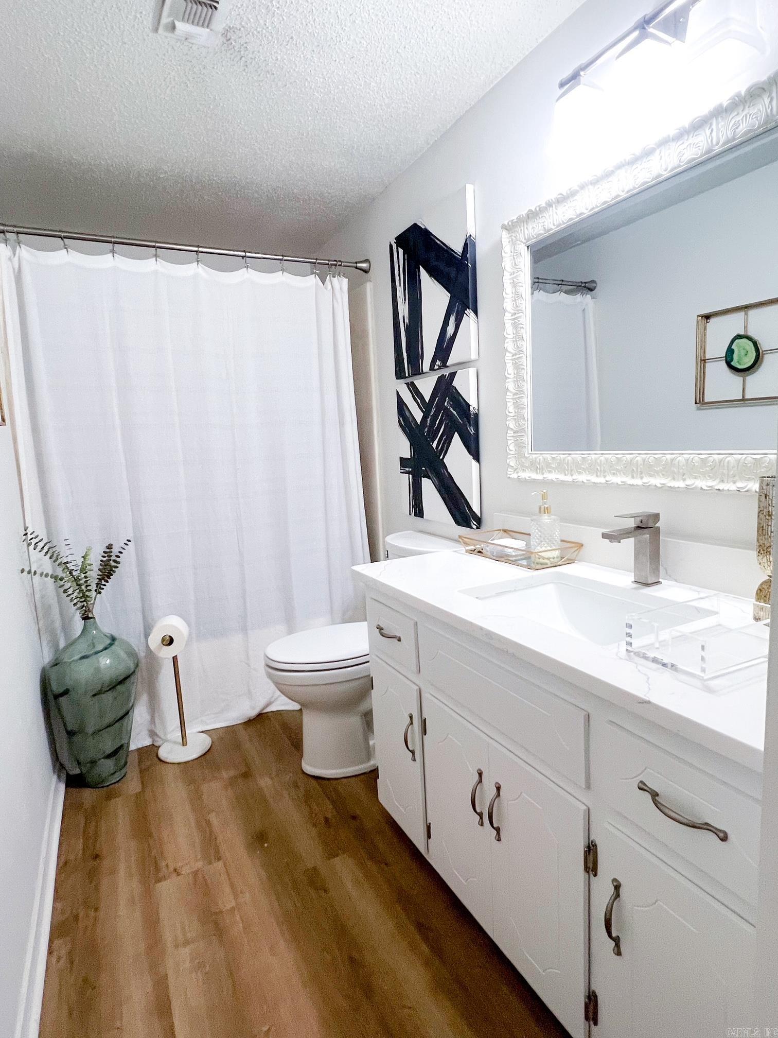 WESTPORT BAY TOWN HOUSE - Residential