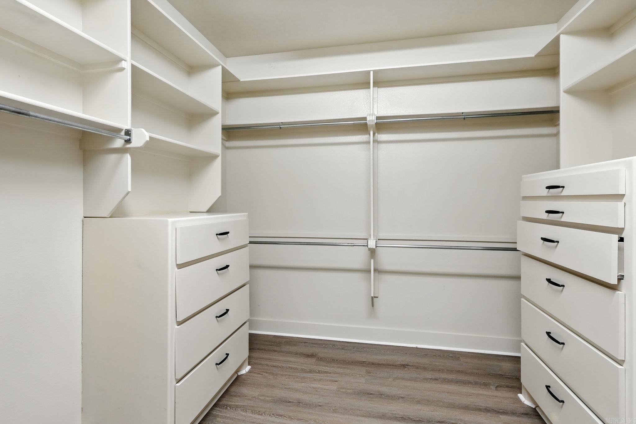 WOODLAND ESTATES - Residential