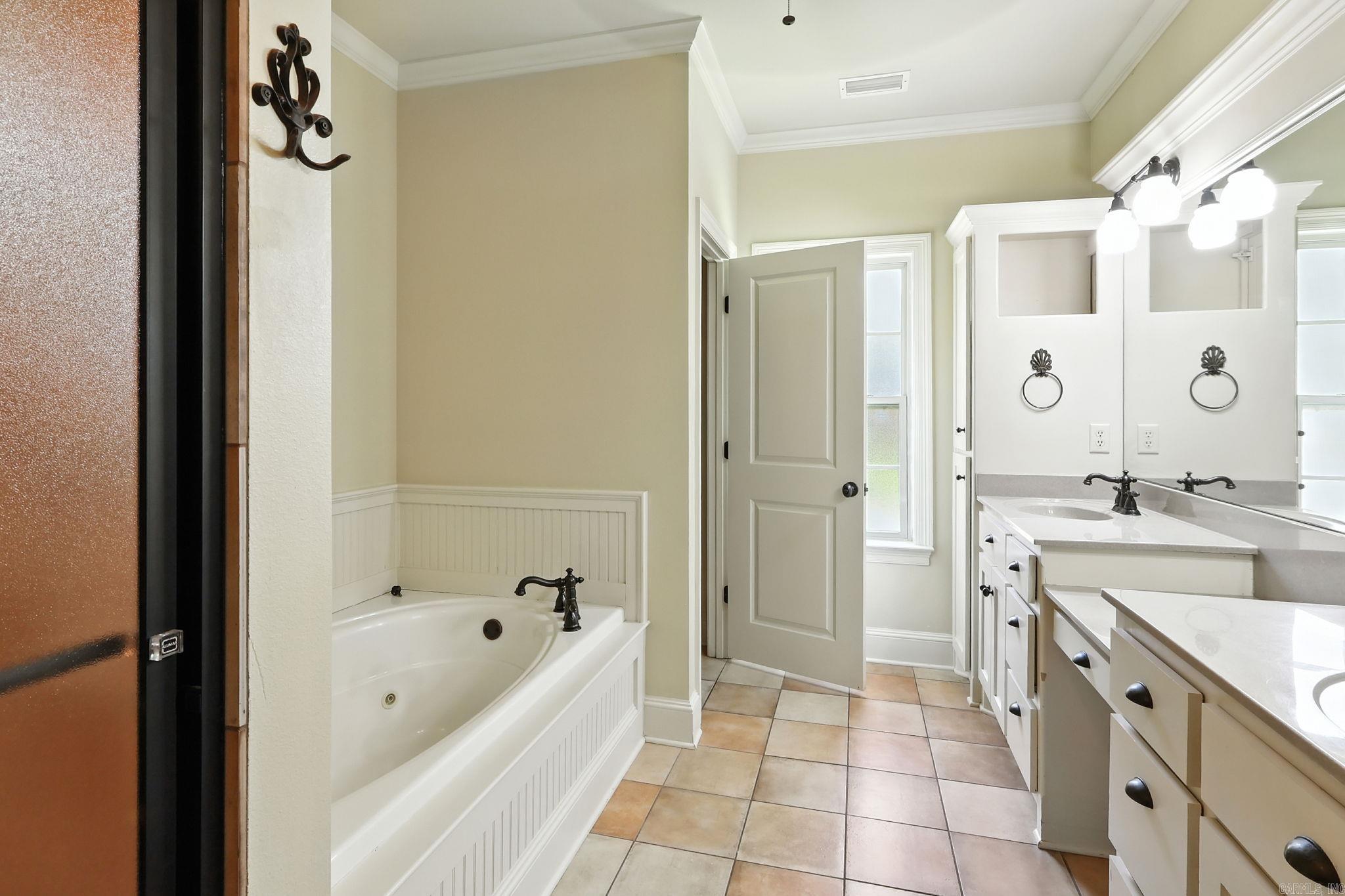 WOODLAND ESTATES - Residential