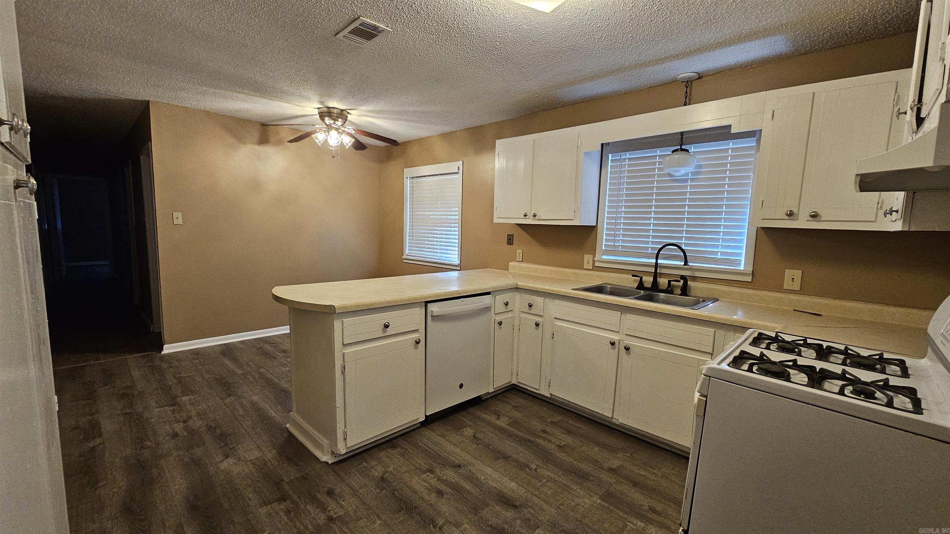 SHANNON HILLS s - Residential