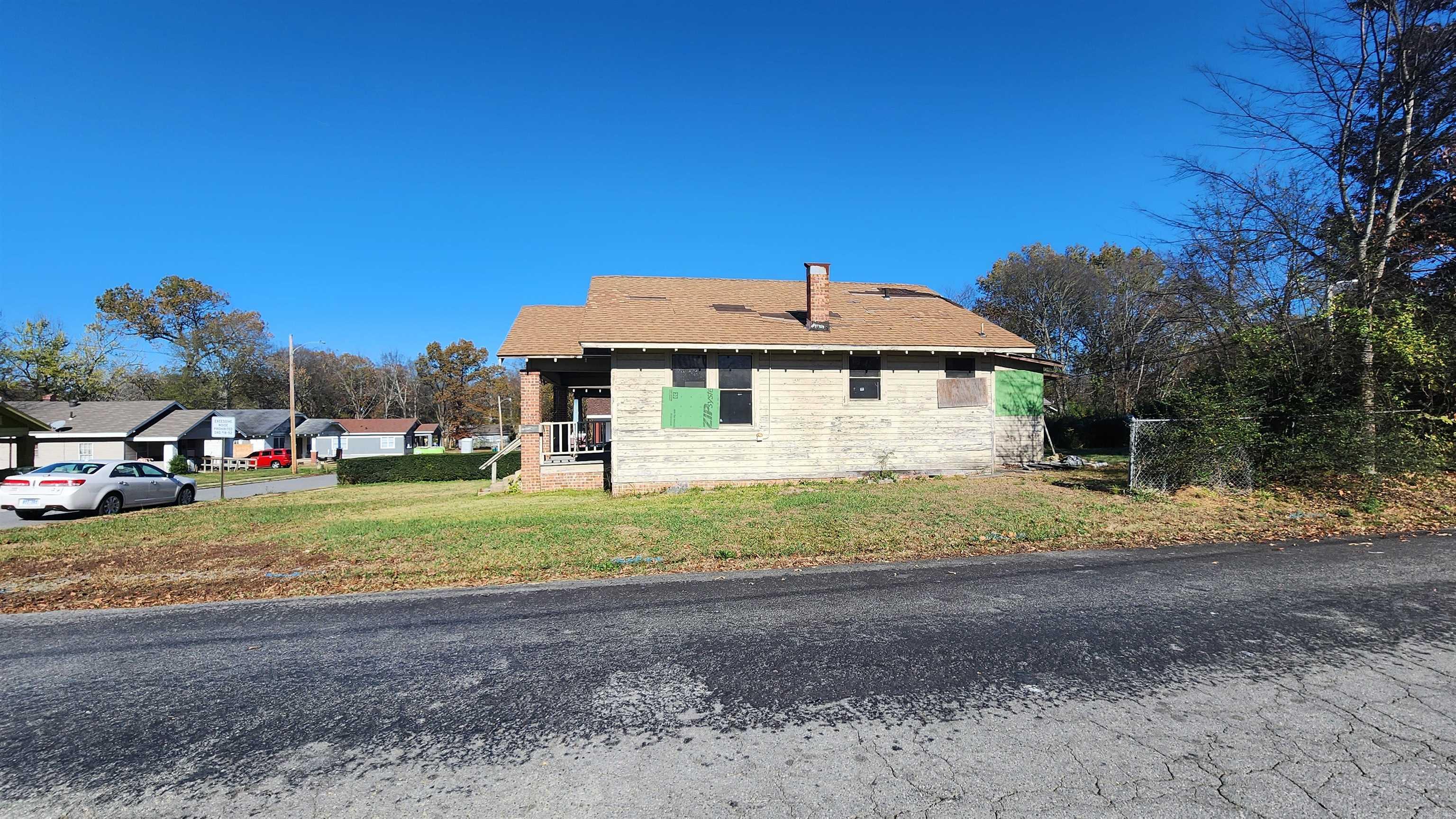 CHESTERFIELD SQUARE - Residential